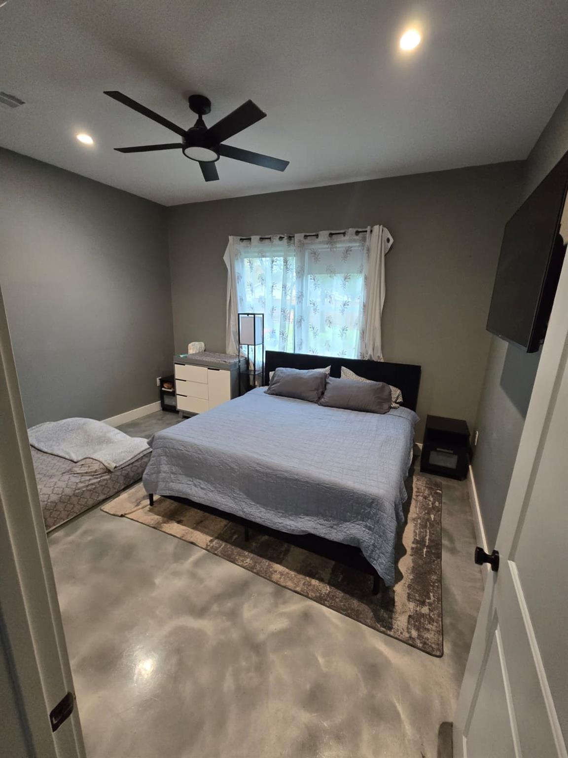 724 Ramsey Ave, Rockdale, TX 76567