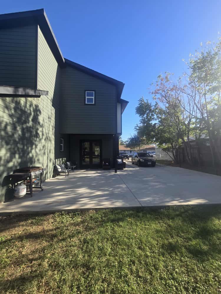 724 Ramsey Ave, Rockdale, TX 76567