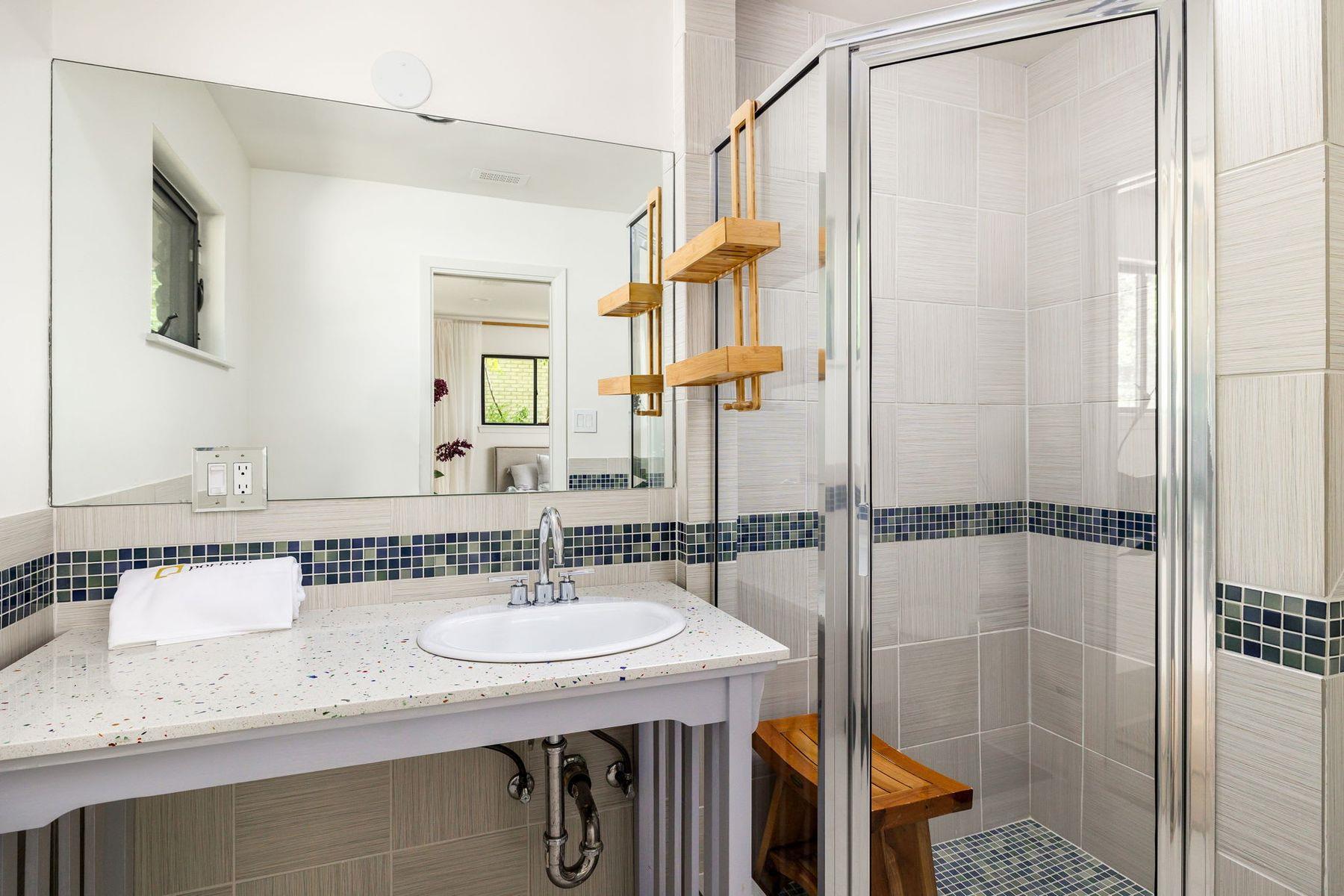 2212 East Side Dr, Austin, TX 78704