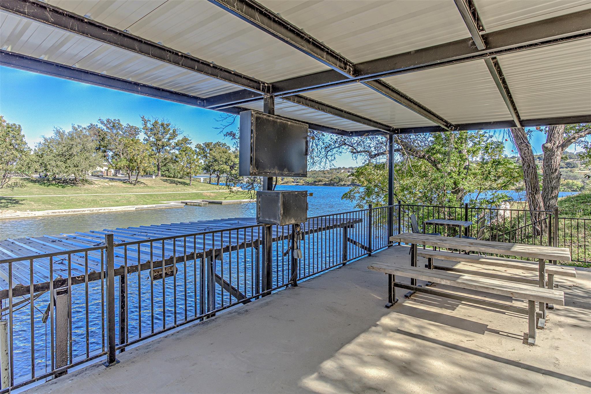 500 Lakeshore Dr, Marble Falls, TX 78654