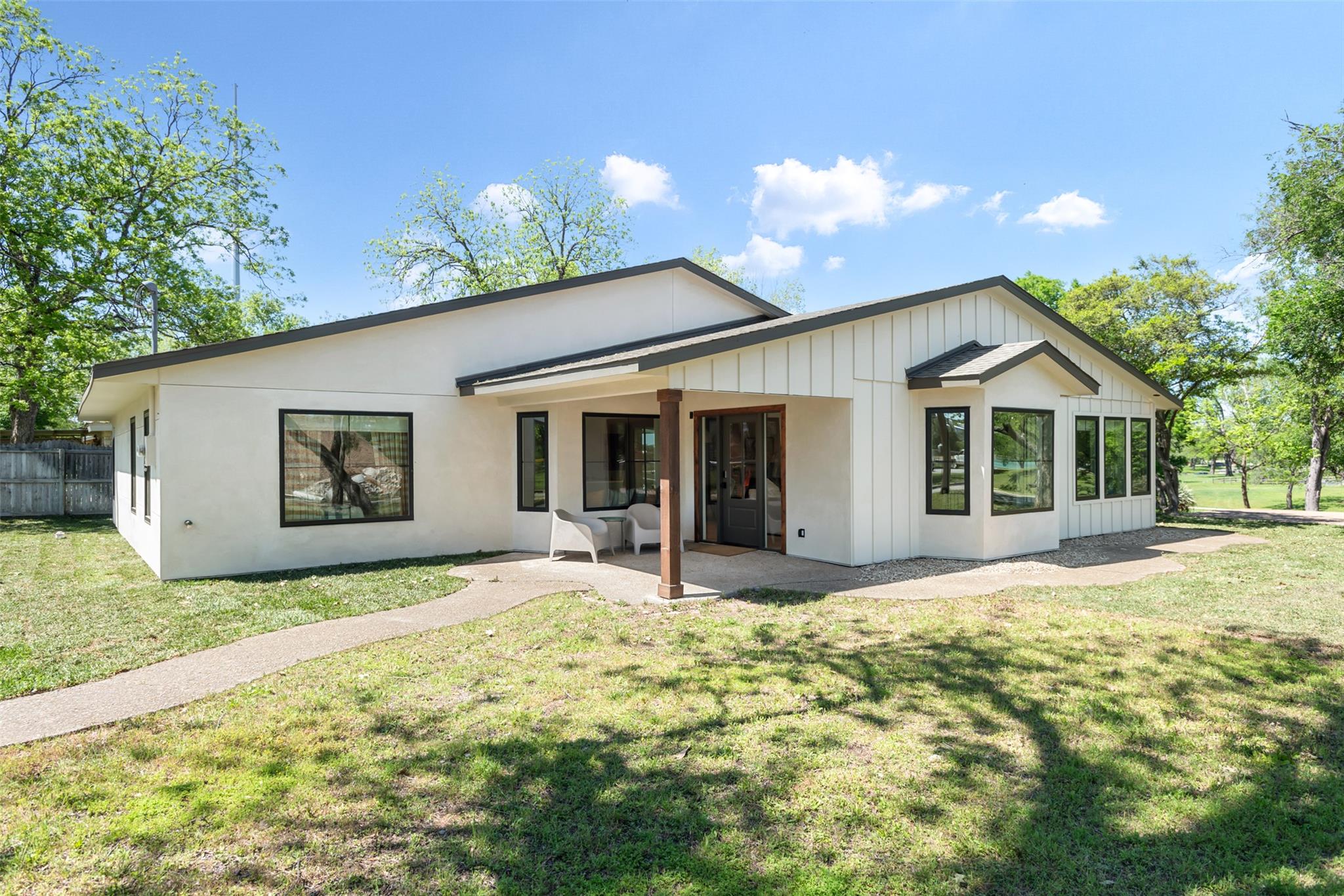 500 Lakeshore Dr, Marble Falls, TX 78654