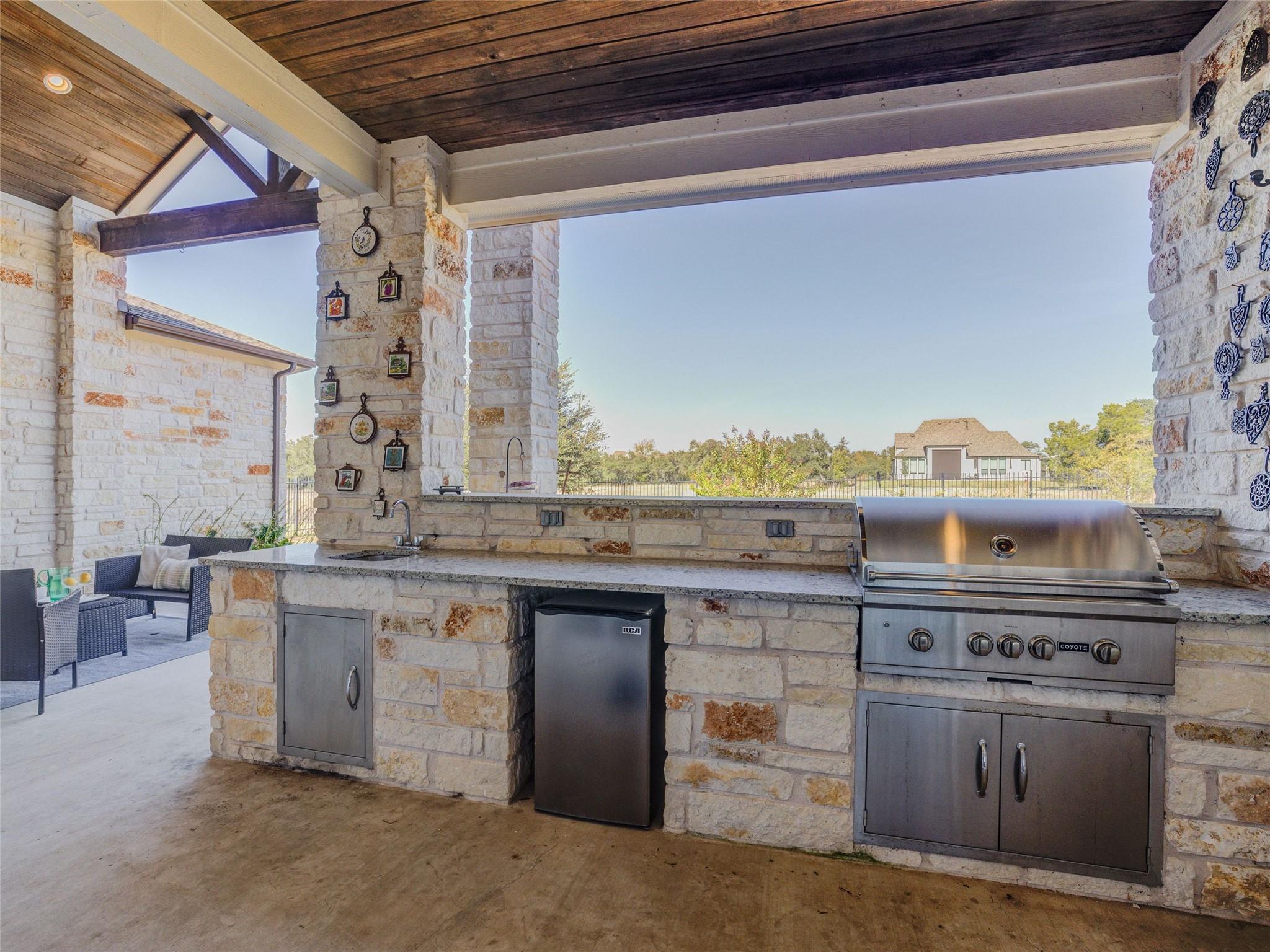 345 Two Creeks Ln, Austin, TX 78737