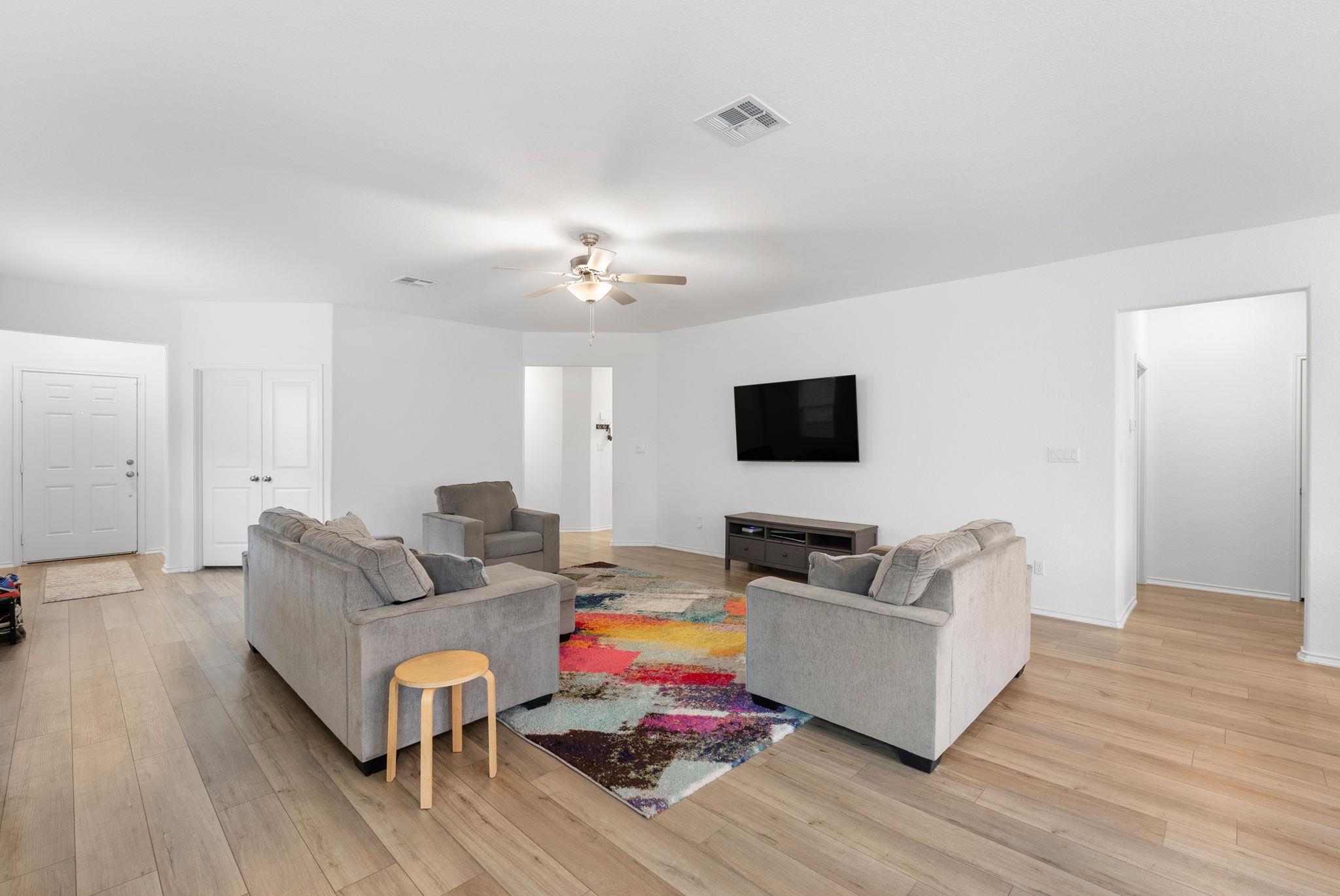 1240 Sweetspire St, Leander, TX 78641