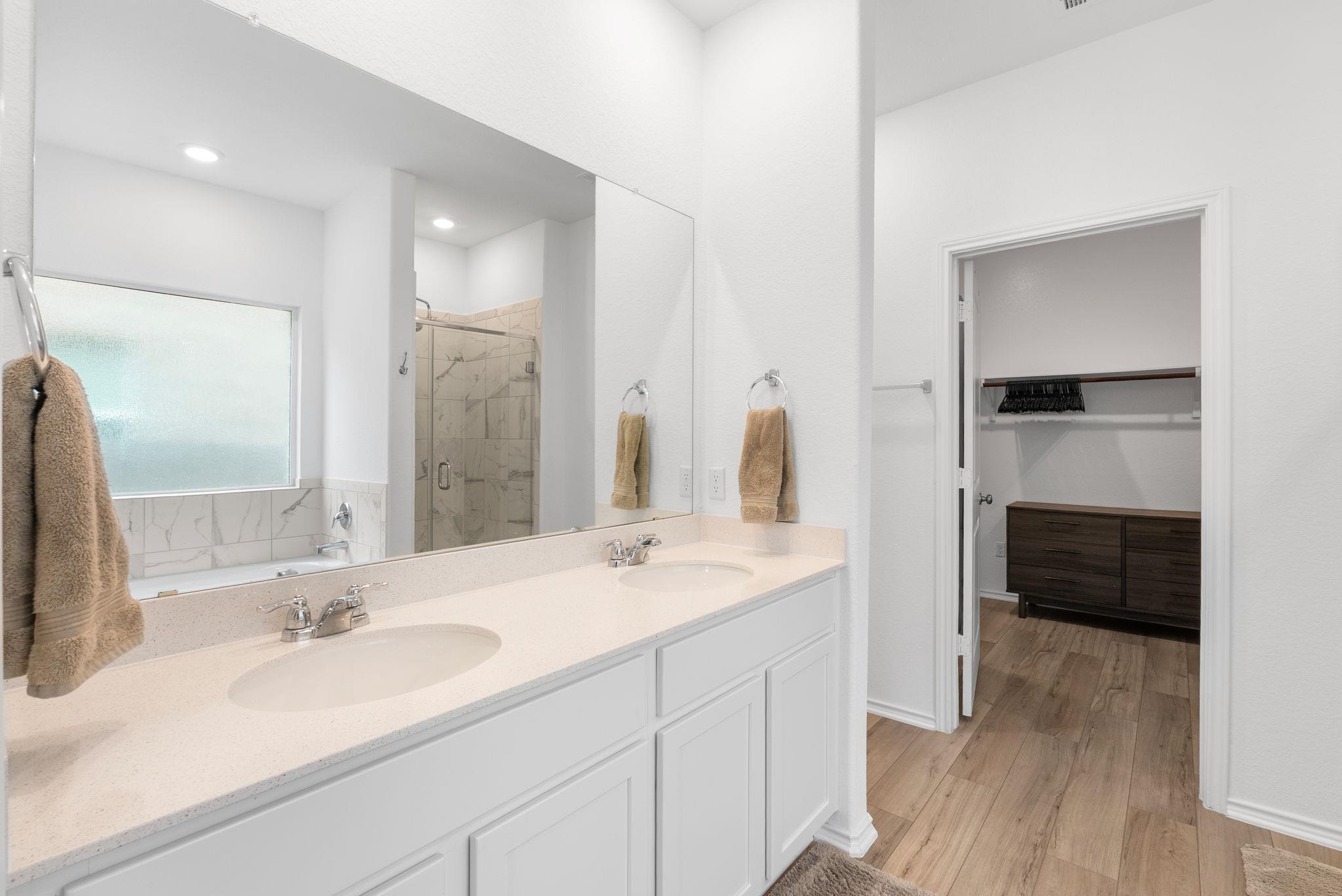 1240 Sweetspire St, Leander, TX 78641