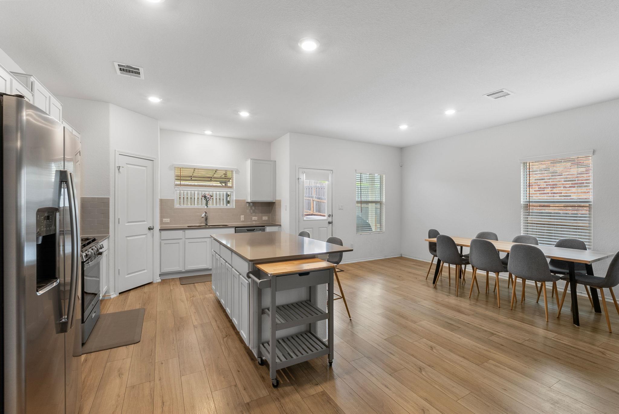 1240 Sweetspire St, Leander, TX 78641