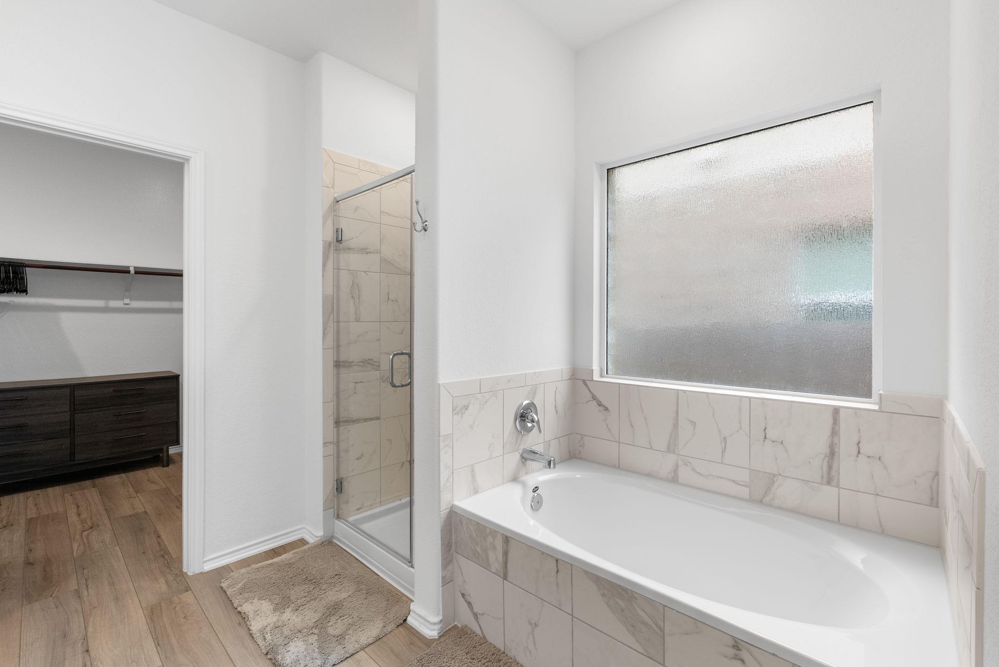 1240 Sweetspire St, Leander, TX 78641