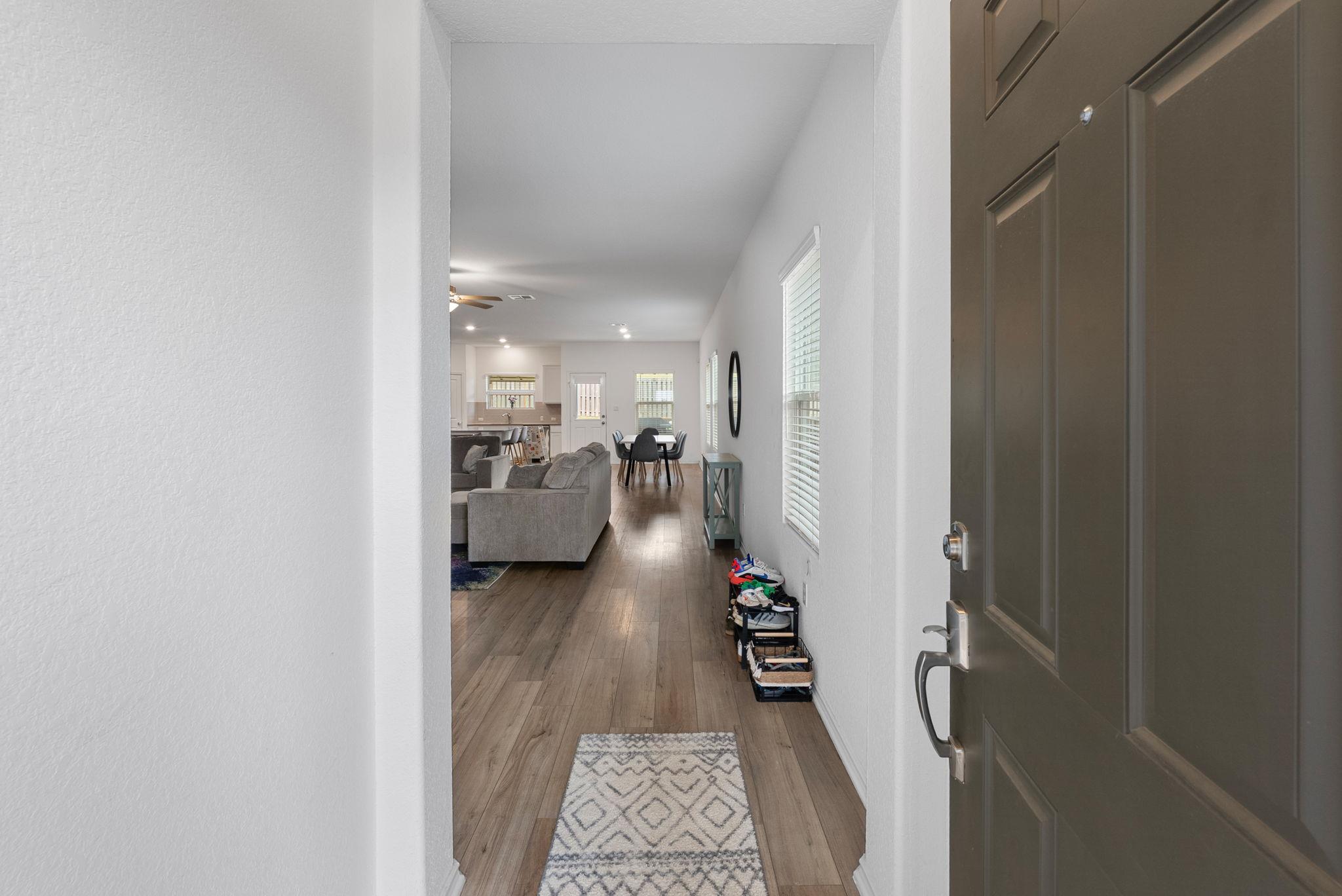 1240 Sweetspire St, Leander, TX 78641