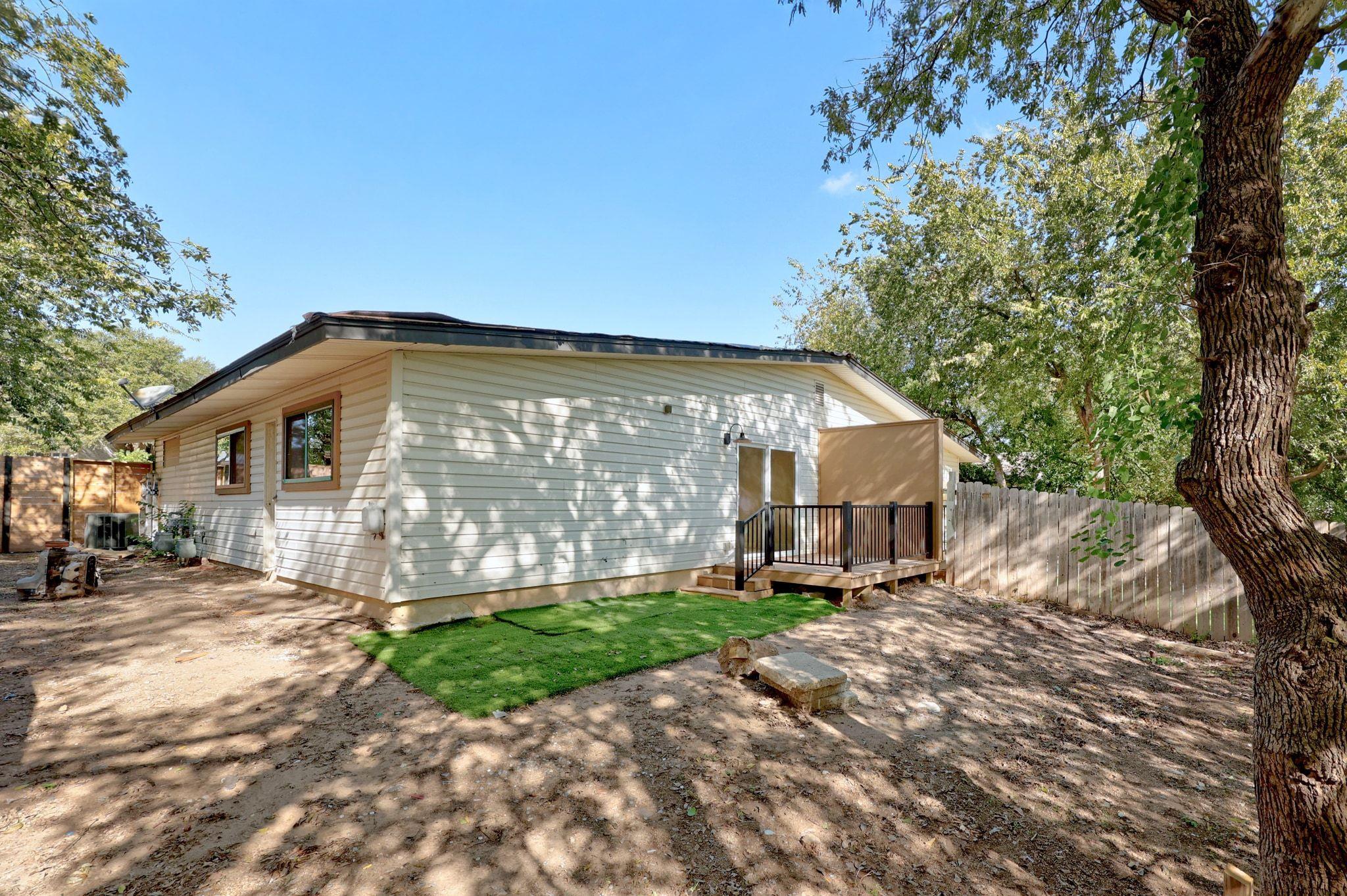 1905 Cedar Ridge Dr # B, Austin, TX 78741