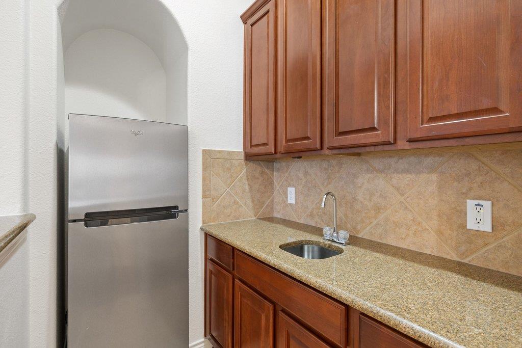 3904 Harvey Penick Dr, Round Rock, TX 78664