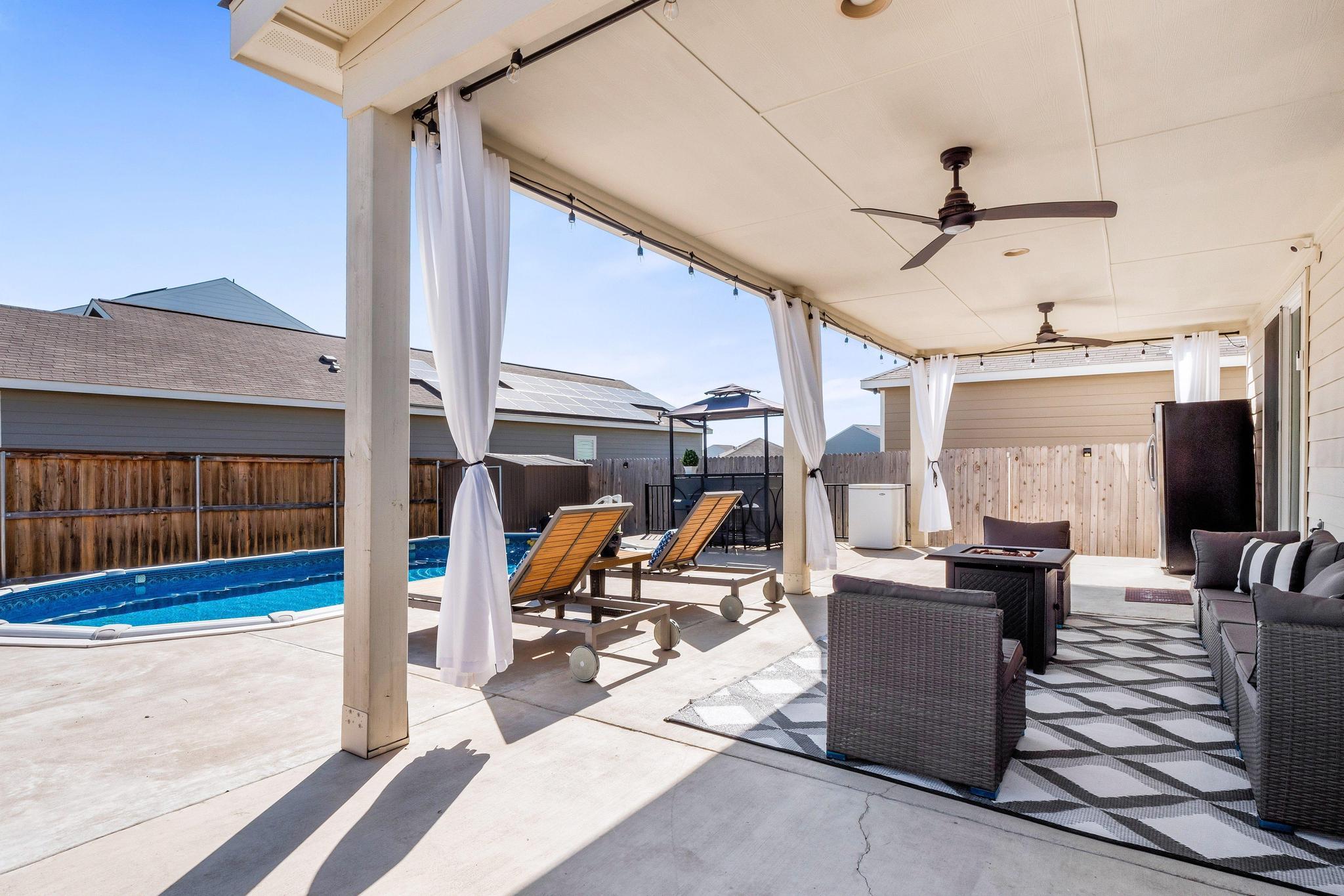 101 Magnum Force Dr, Jarrell, TX 76537