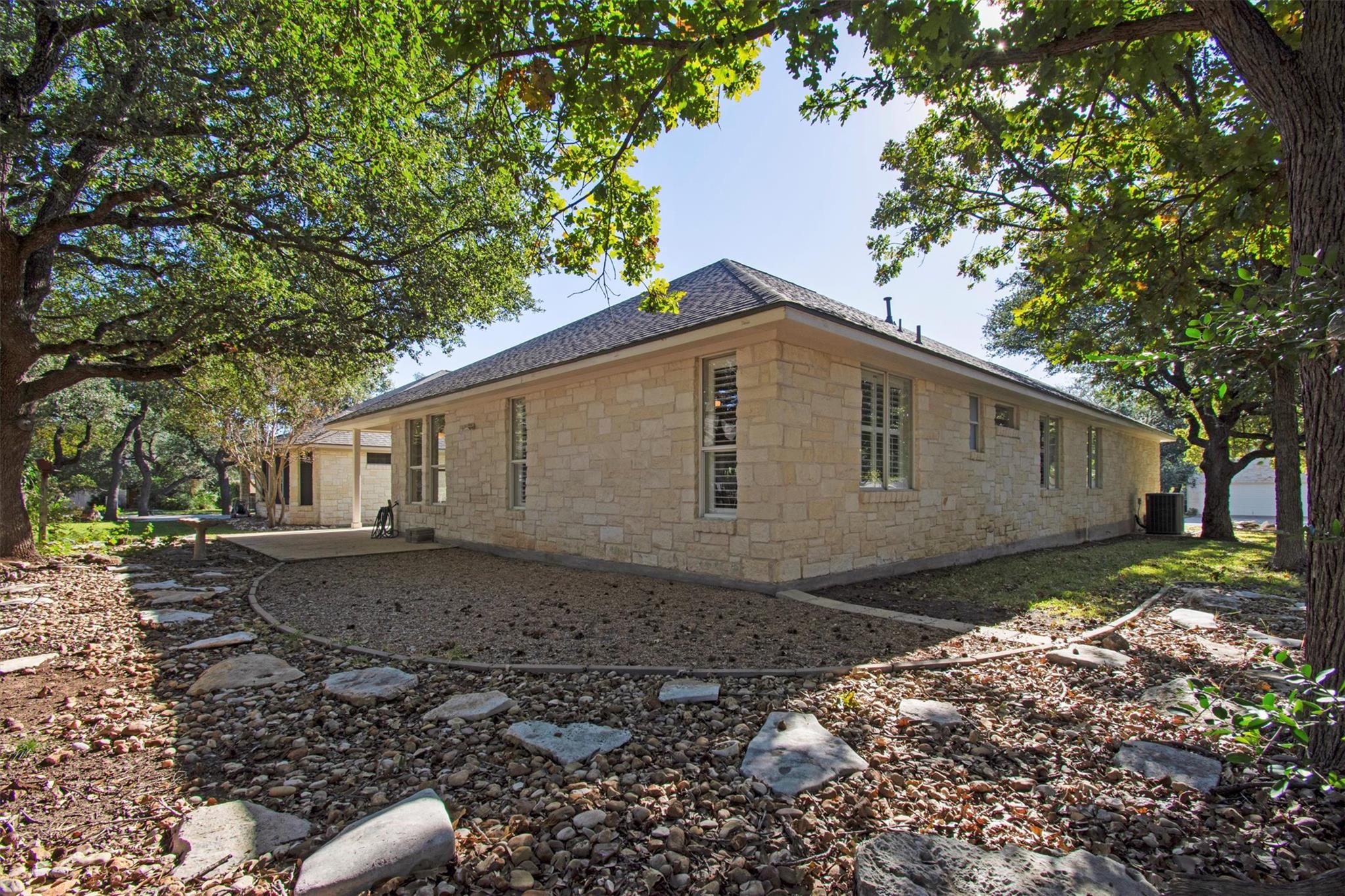 102 Lavaca Ln, Georgetown, TX 78628