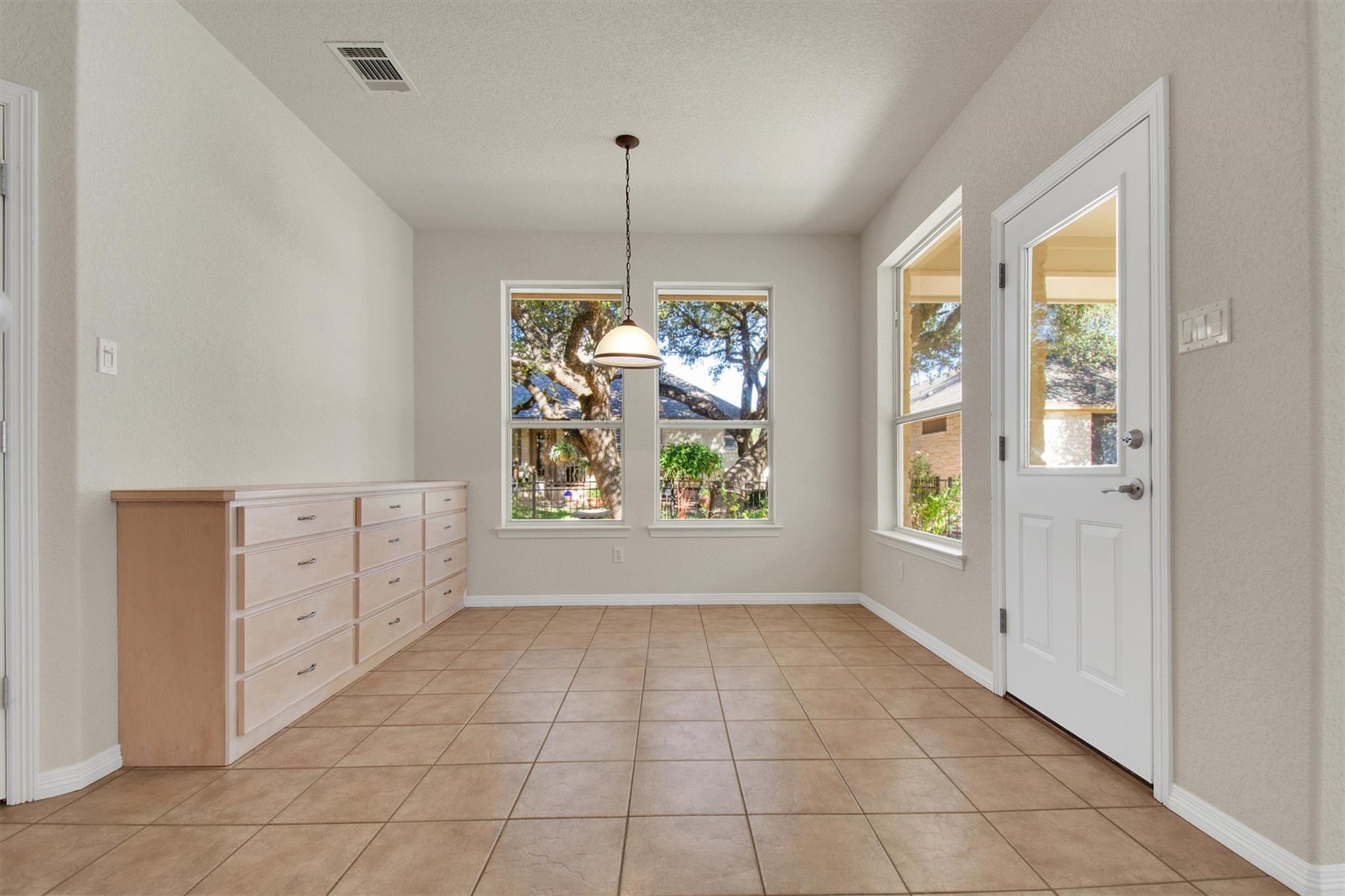 102 Lavaca Ln, Georgetown, TX 78628