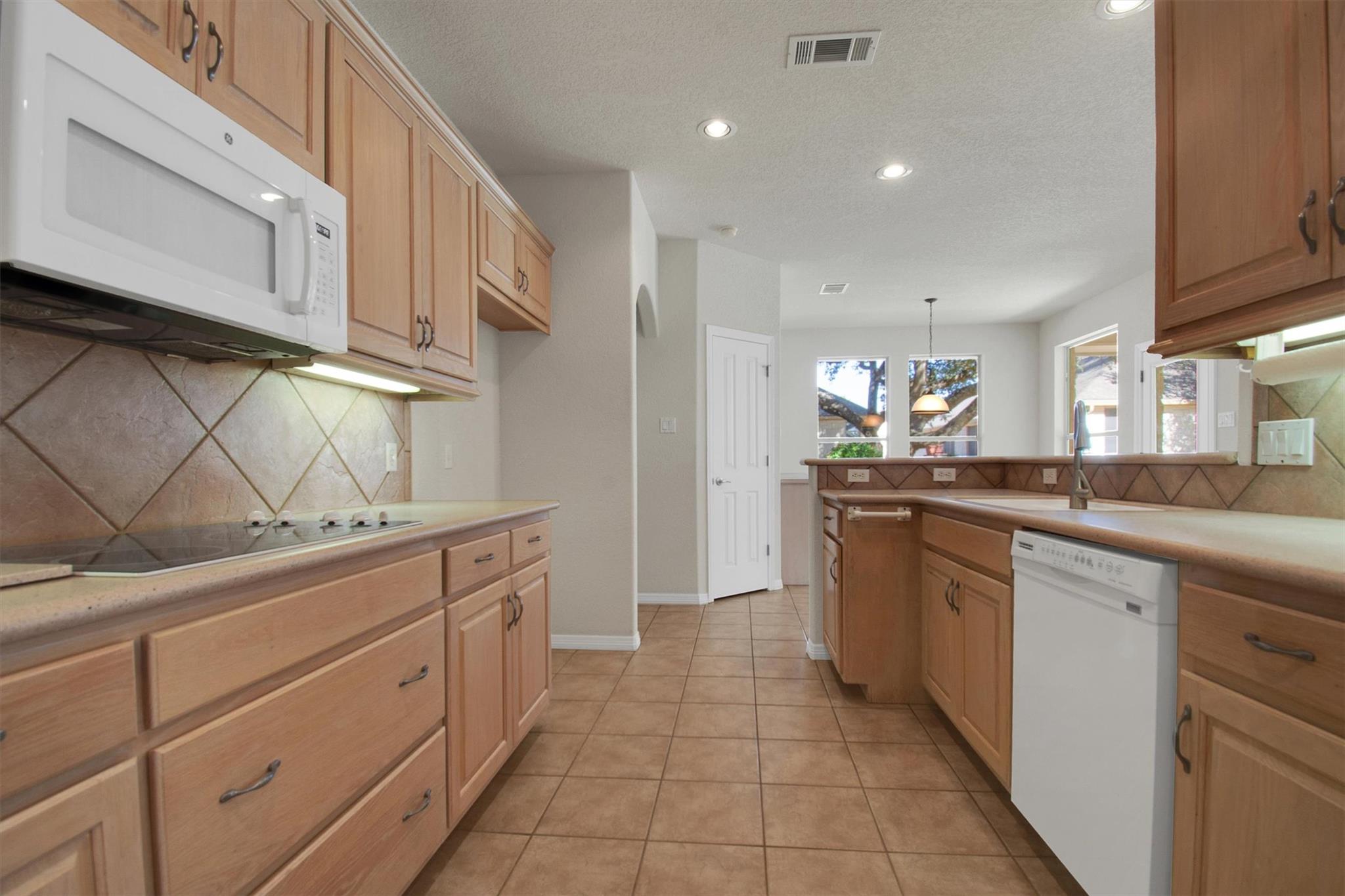 102 Lavaca Ln, Georgetown, TX 78628