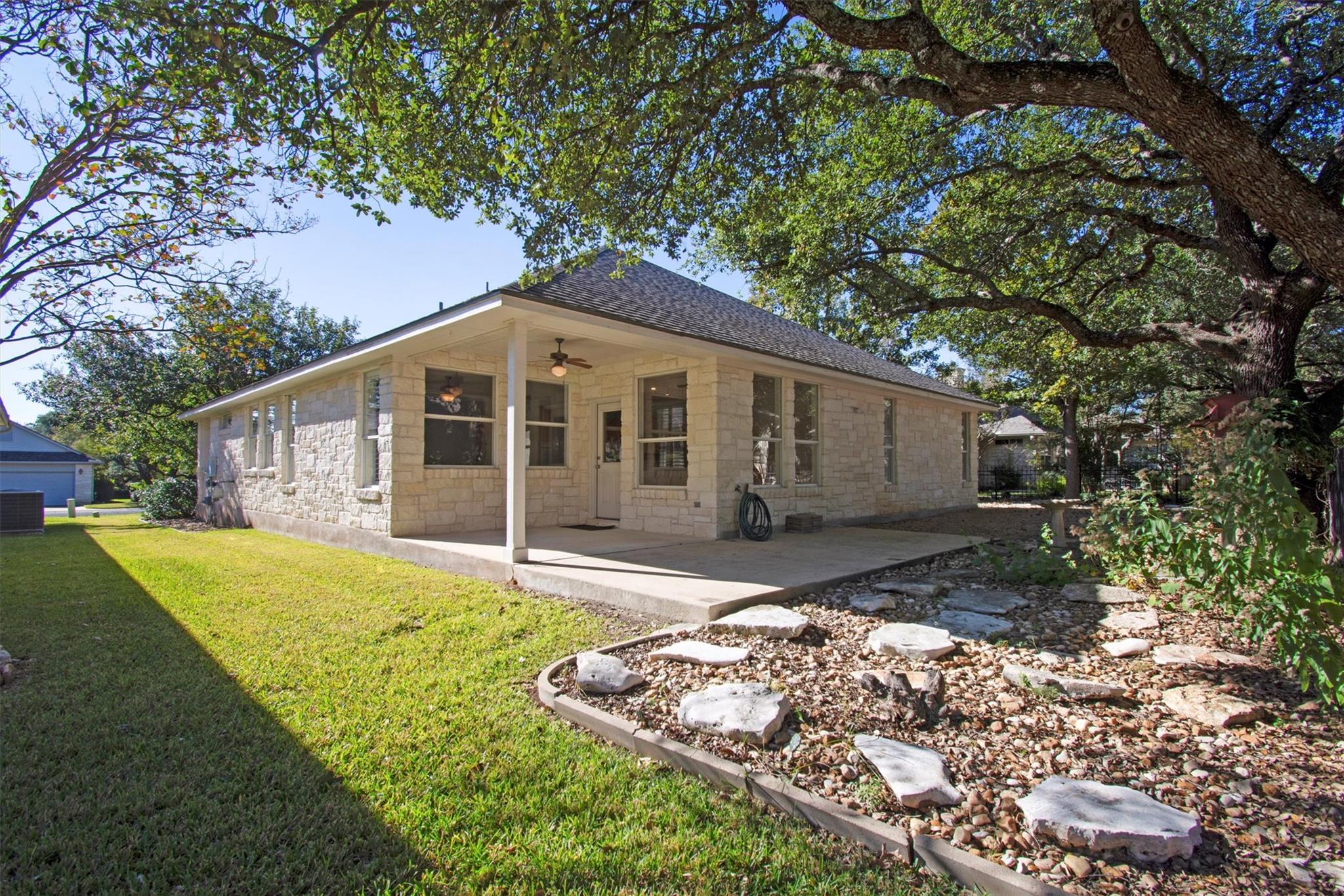 102 Lavaca Ln, Georgetown, TX 78628