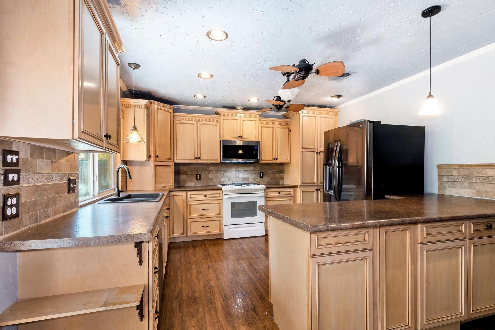 1105 Inland Grns # A, Austin, TX 78758