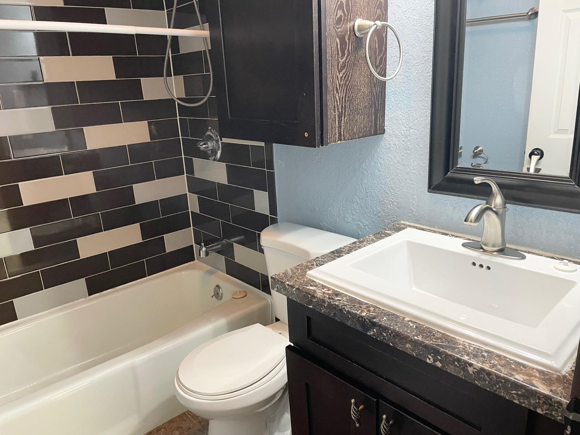 1105 Inland Grns # A, Austin, TX 78758