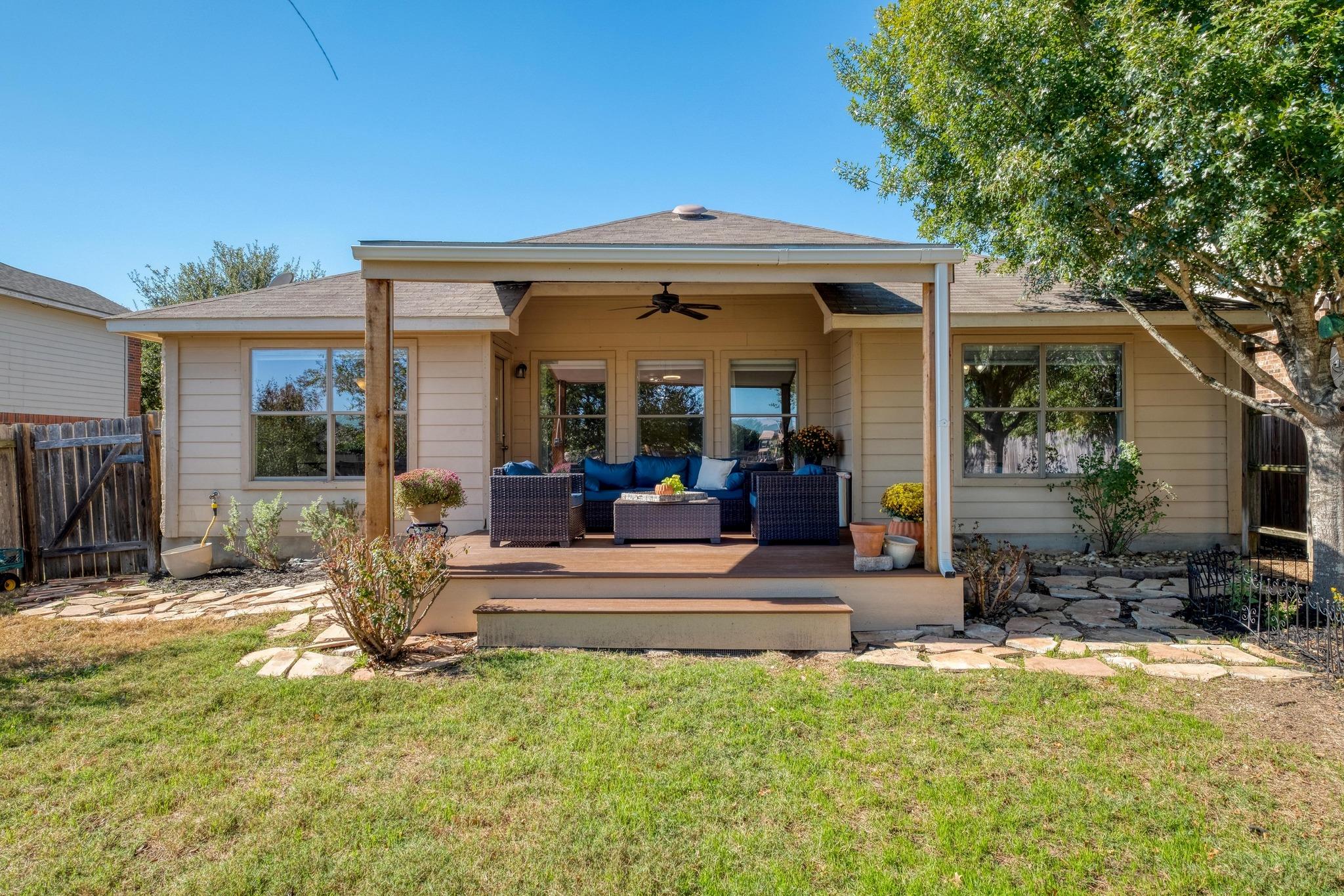 554 Sandstone Trl, Buda, TX 78610