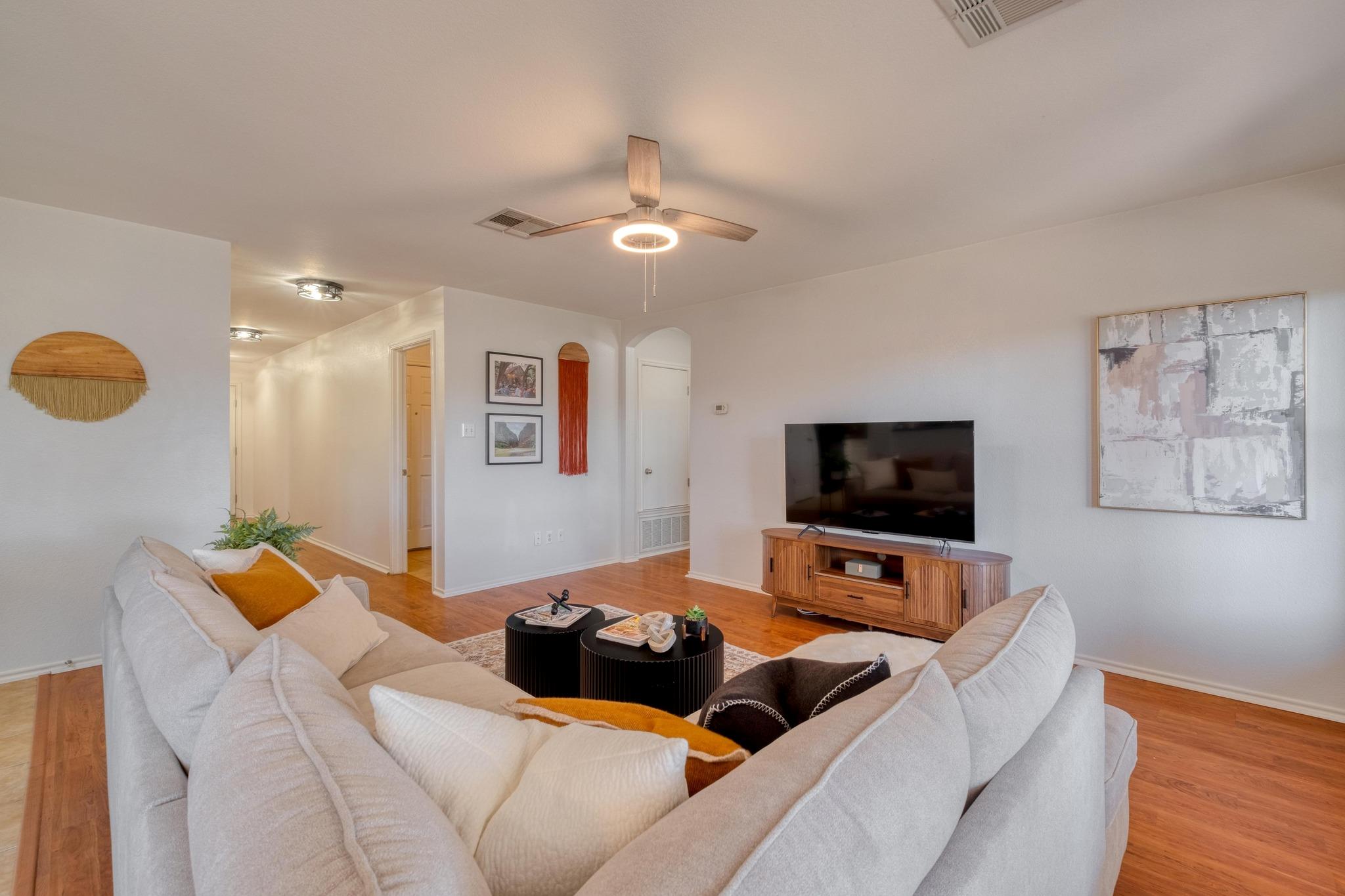 554 Sandstone Trl, Buda, TX 78610