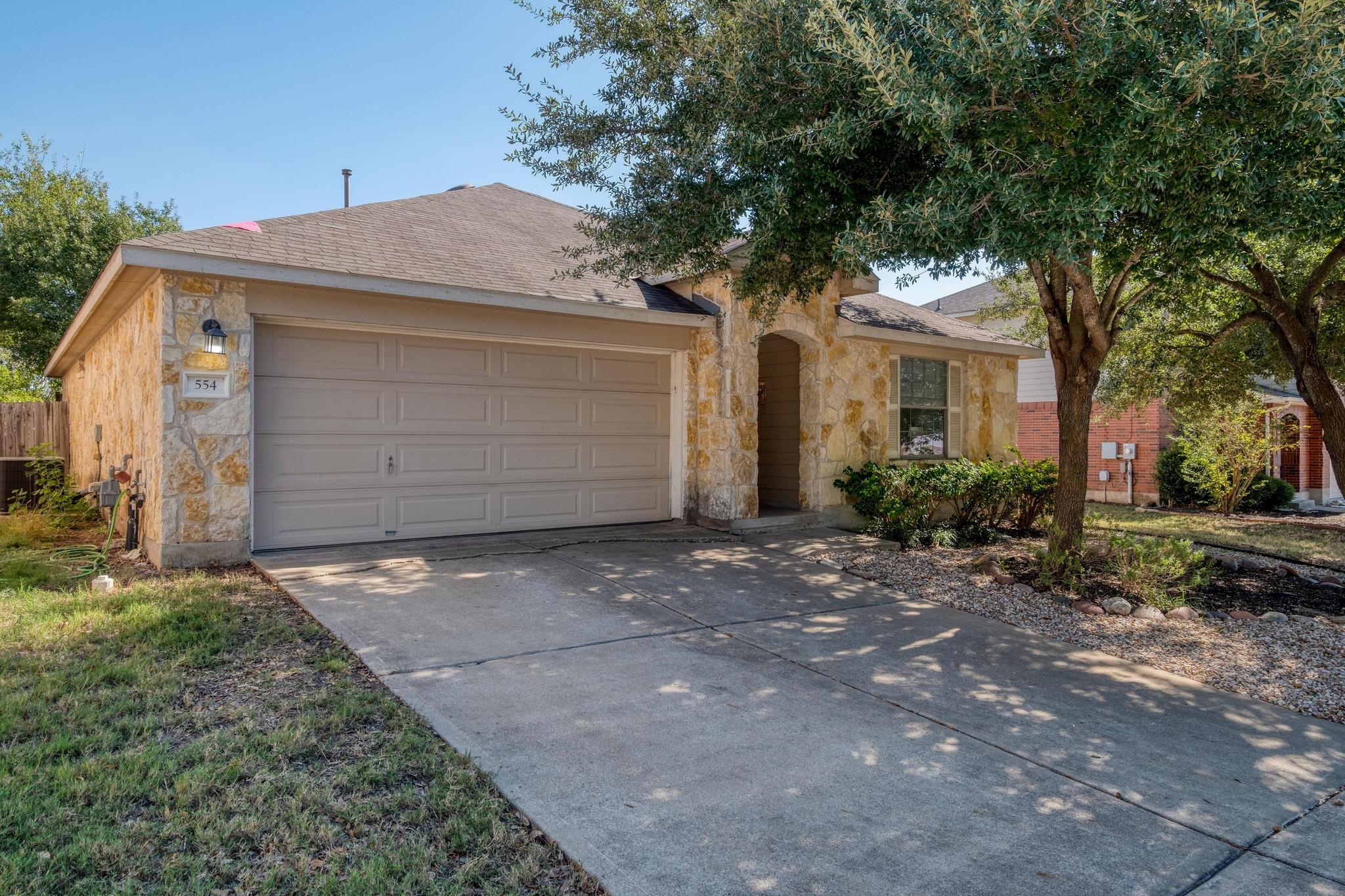 554 Sandstone Trl, Buda, TX 78610