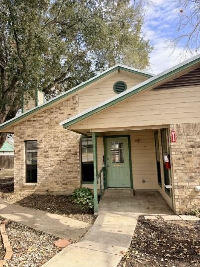 728 W San Antonio St # 106A, Lockhart, TX 78644