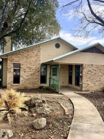 728 W San Antonio St # 106A, Lockhart, TX 78644