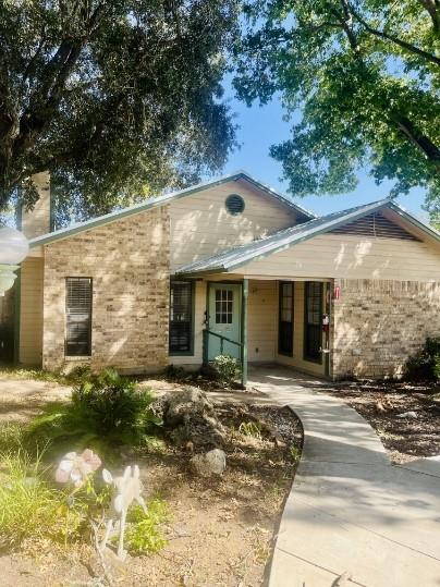 728 W San Antonio St # 106A, Lockhart, TX 78644