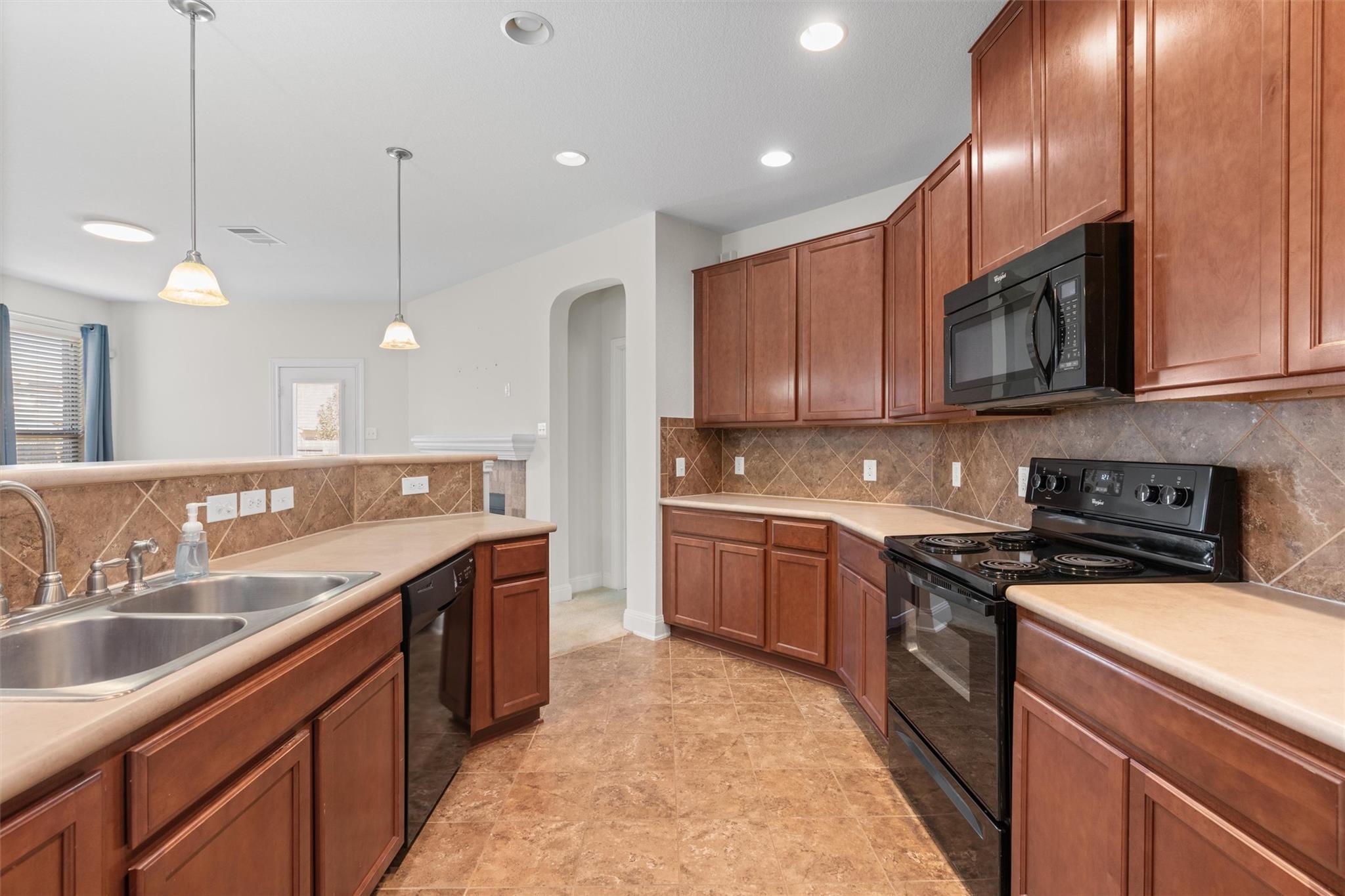 12008 Oaklynn Ct, Manor, TX 78653