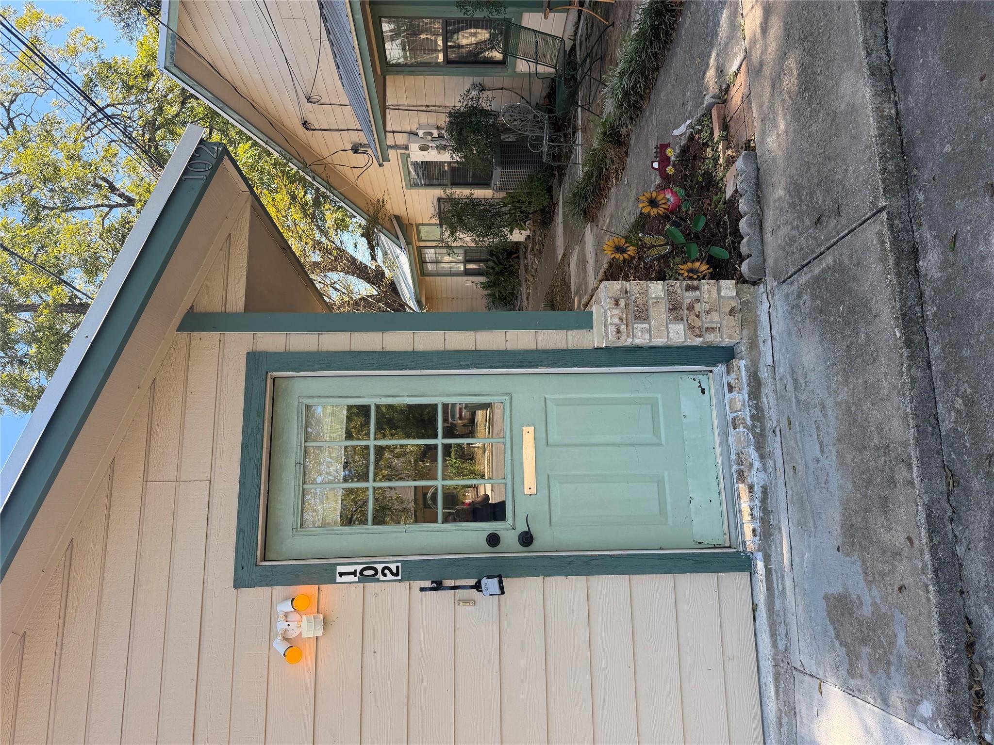 728 W San Antonio St # 102, Lockhart, TX 78644