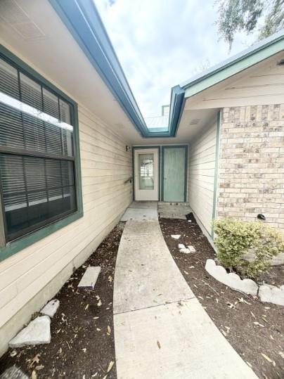 728 W San Antonio St # 108B, Lockhart, TX 78644