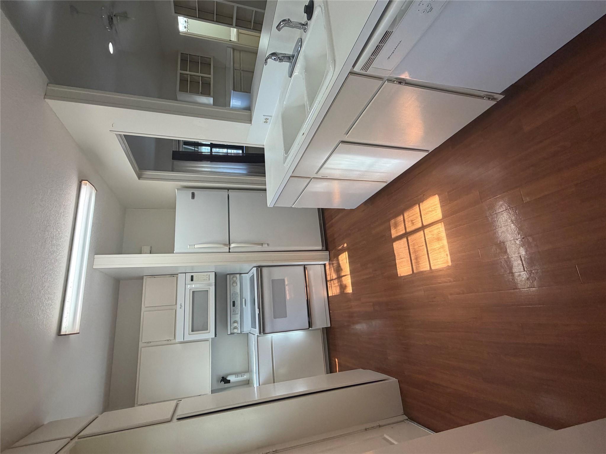 728 W San Antonio St # 102, Lockhart, TX 78644