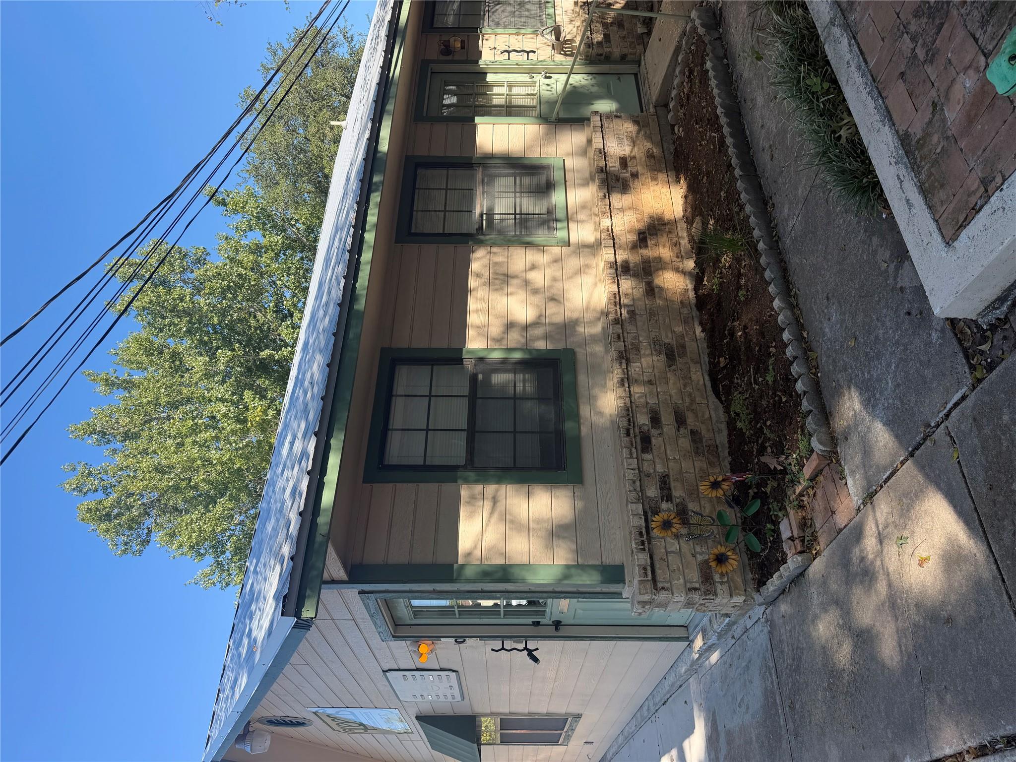 728 W San Antonio St # 102, Lockhart, TX 78644