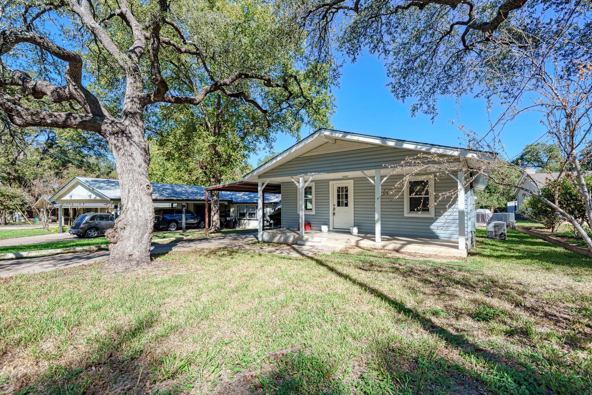 1113 County Road 132B, Kingsland, TX 78639