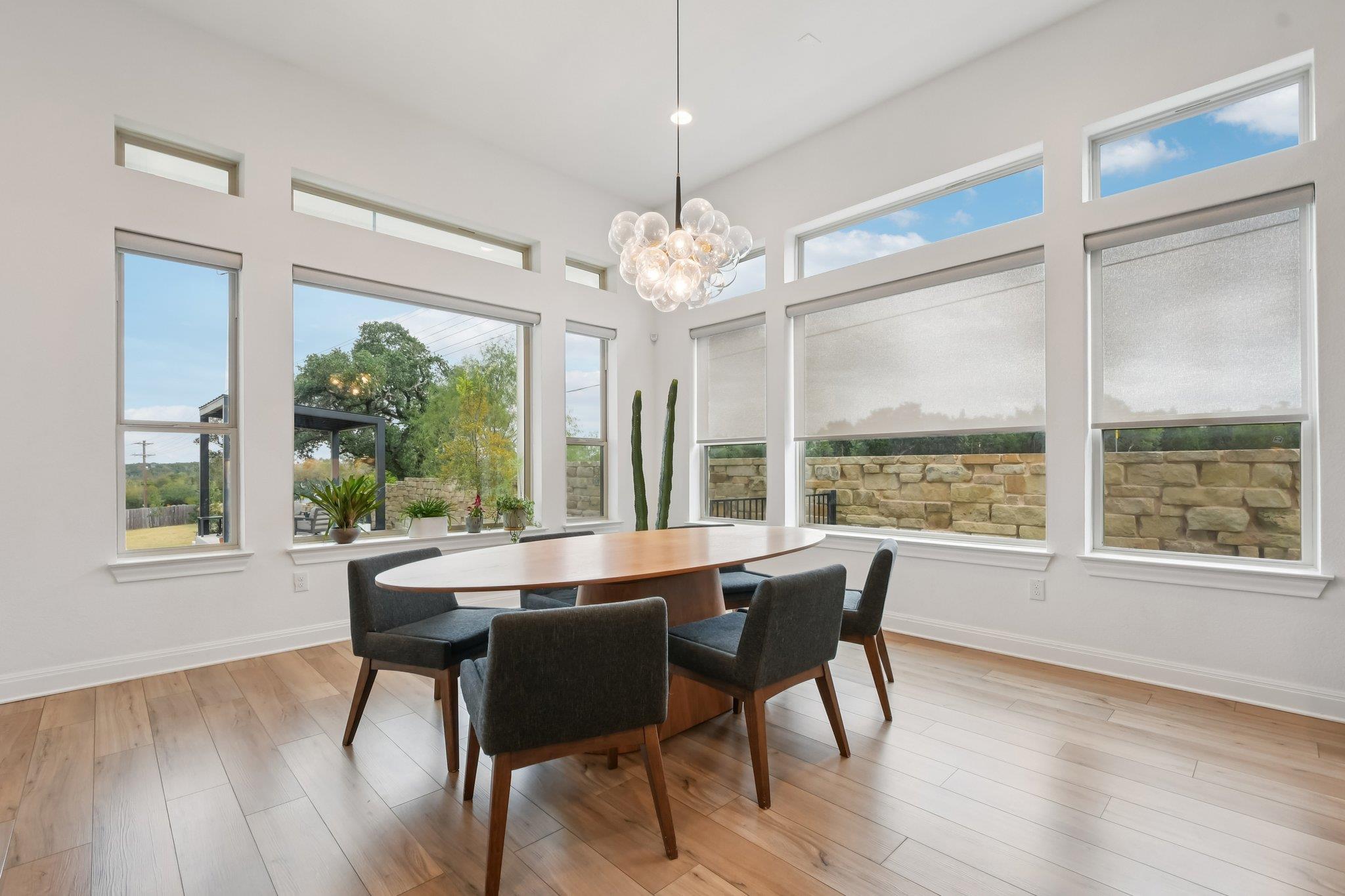 561 Eclipse Dr, Austin, TX 78737