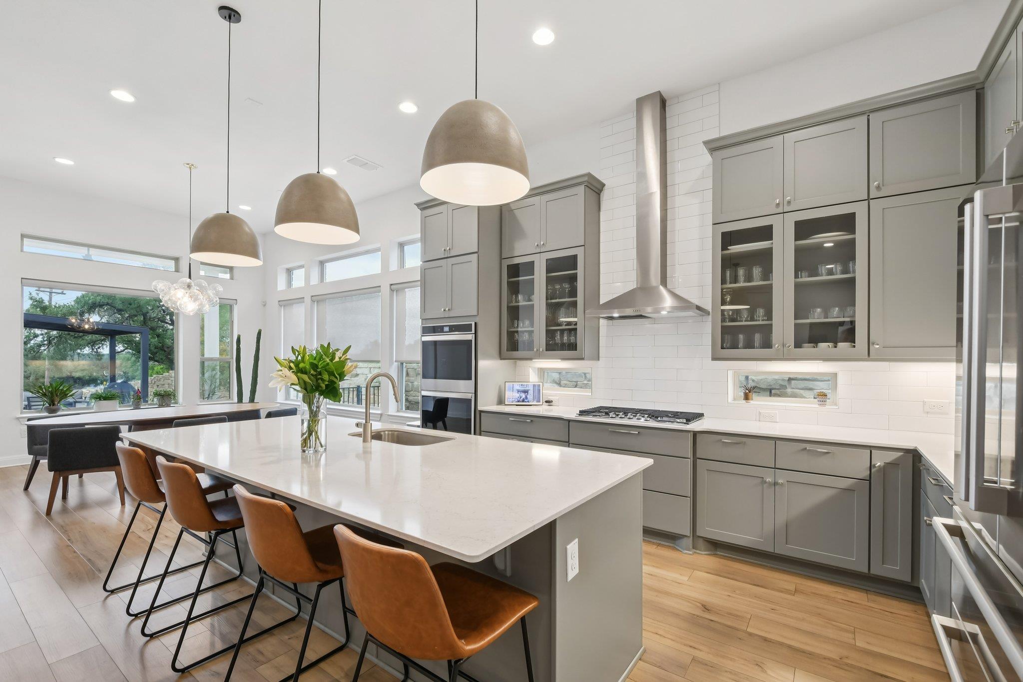 561 Eclipse Dr, Austin, TX 78737