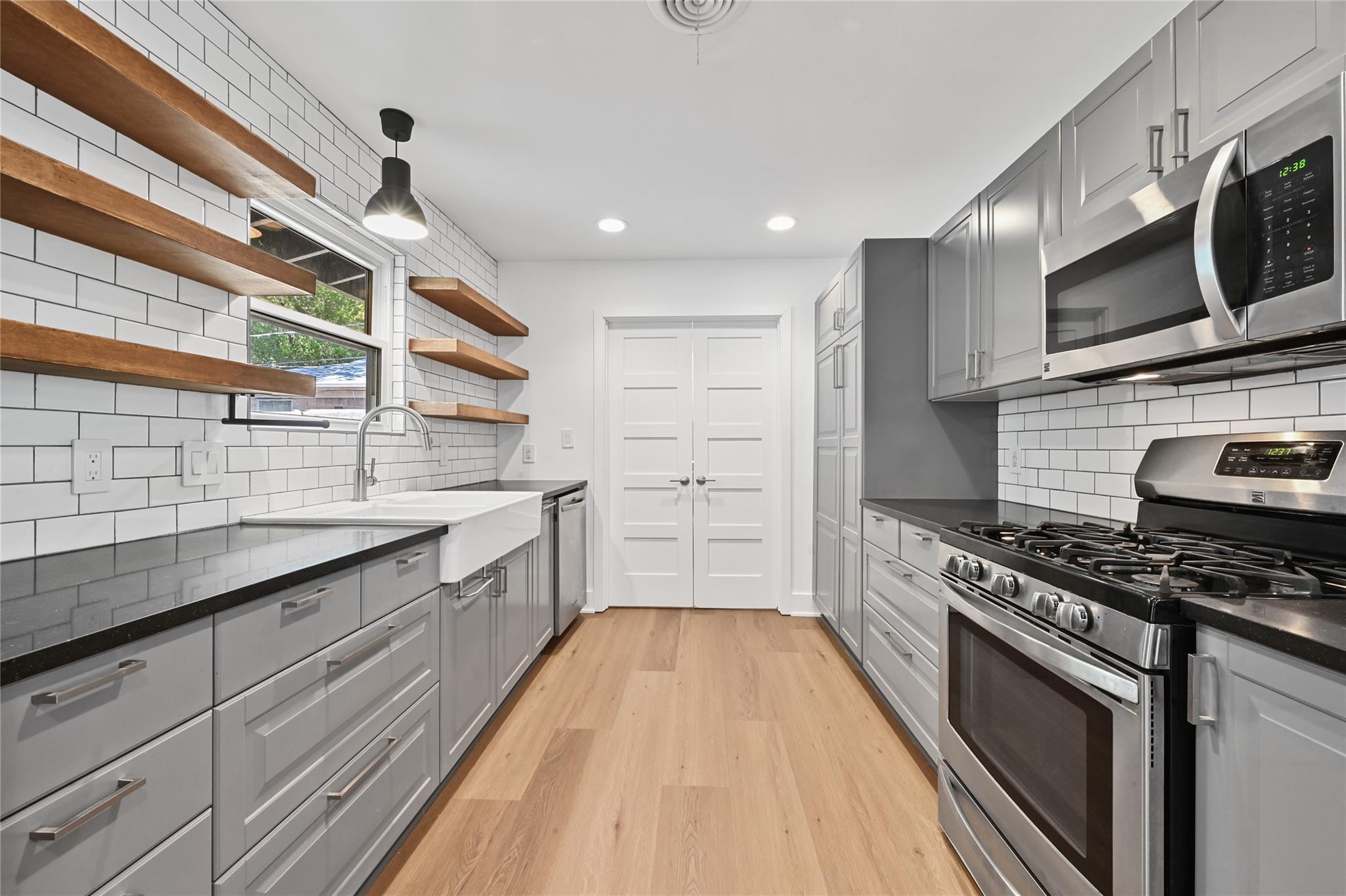 5600 Delwood Dr, Austin, TX 78723