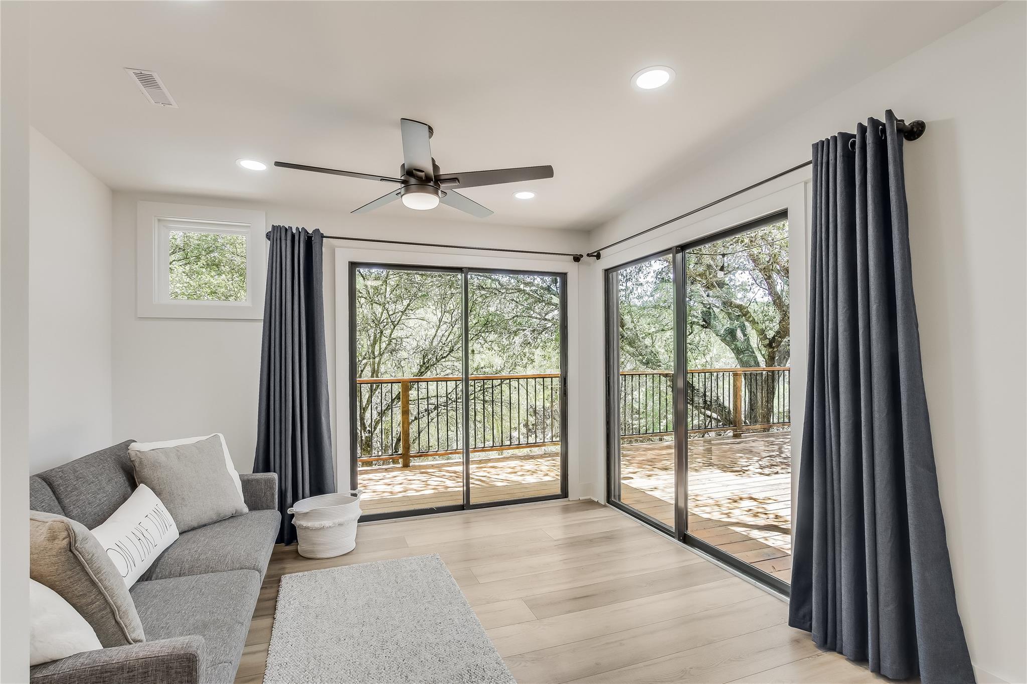 6201 Valleyview St, Lago Vista, TX 78645