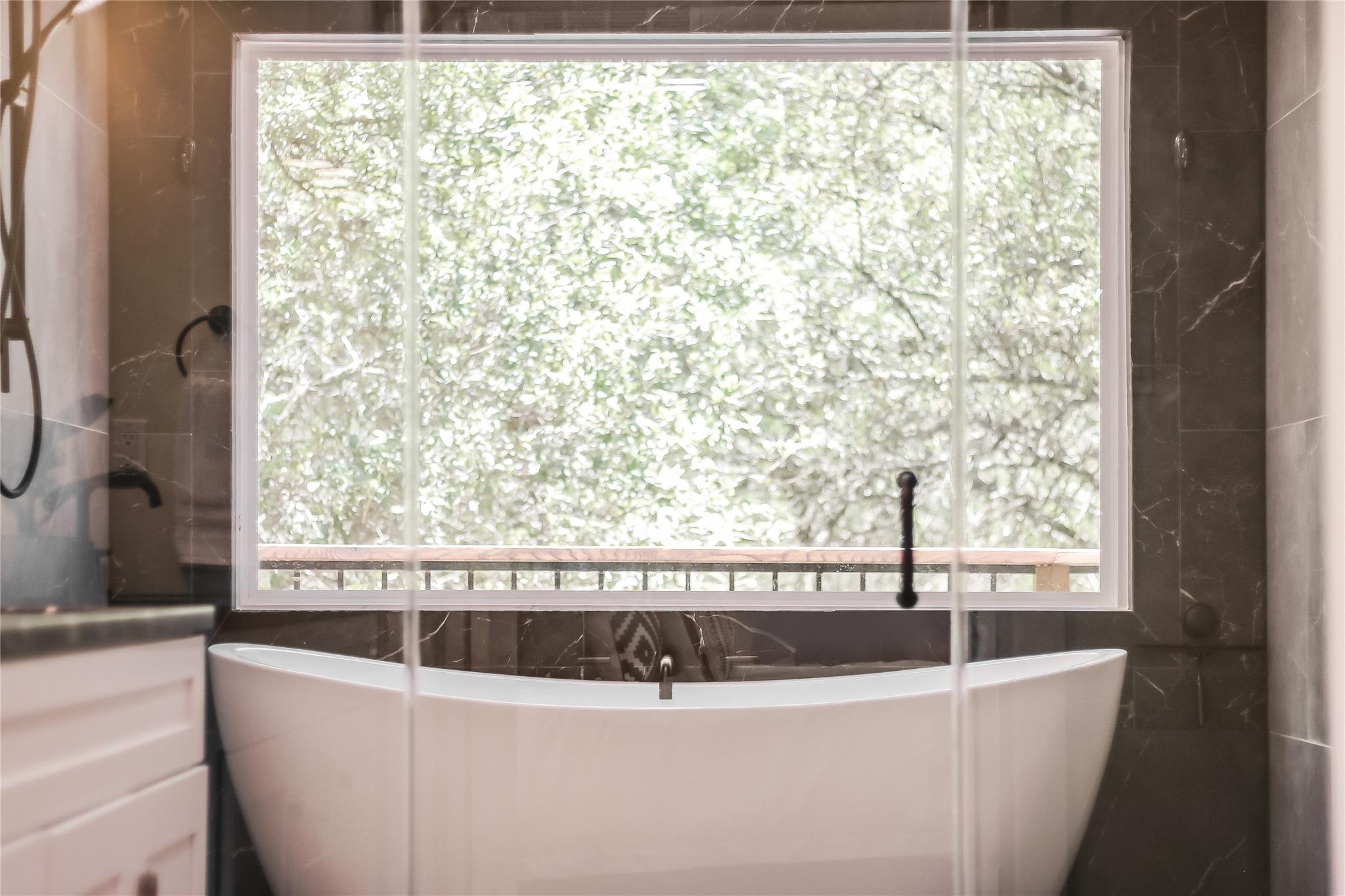 6201 Valleyview St, Lago Vista, TX 78645