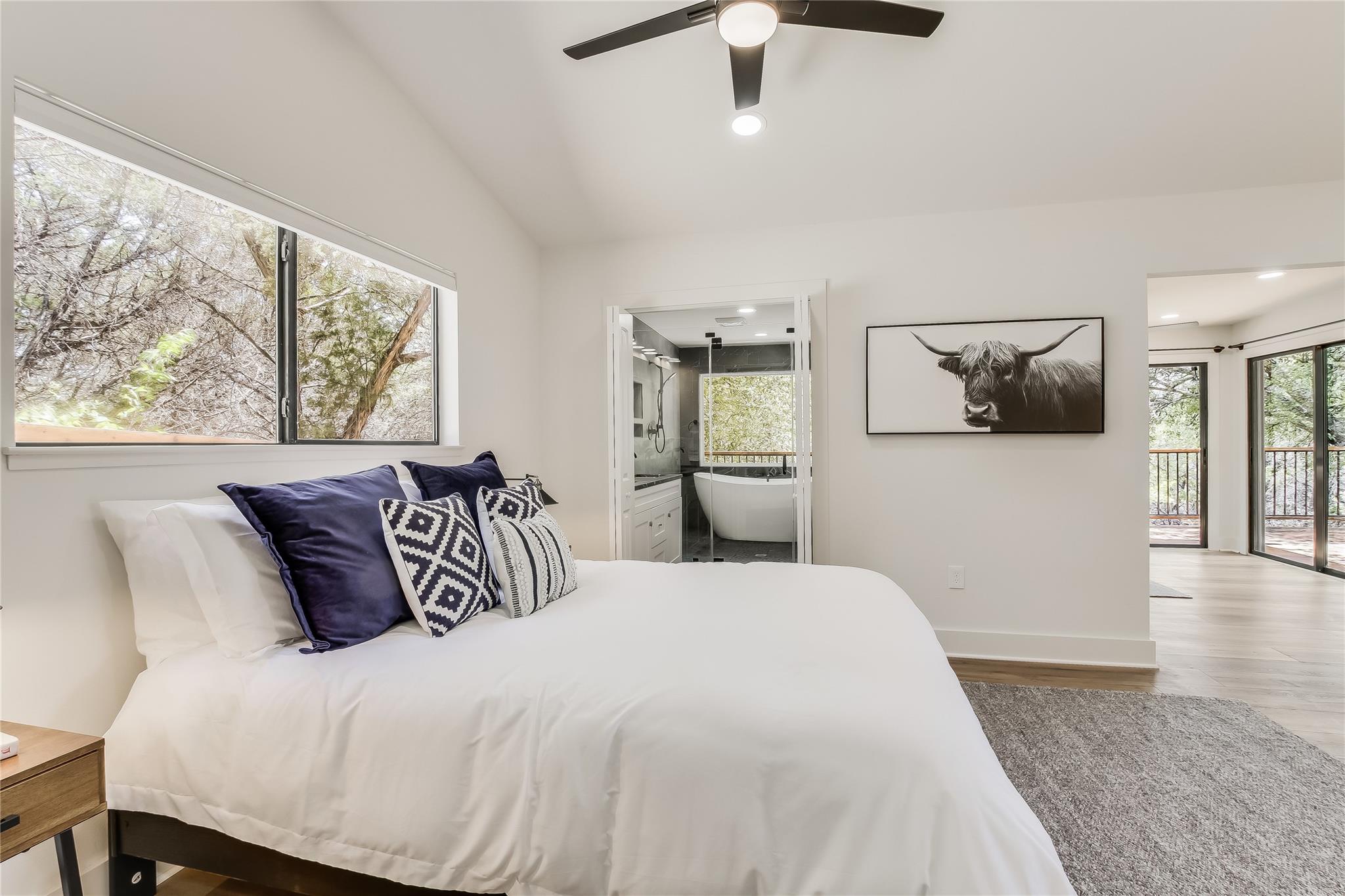 6201 Valleyview St, Lago Vista, TX 78645