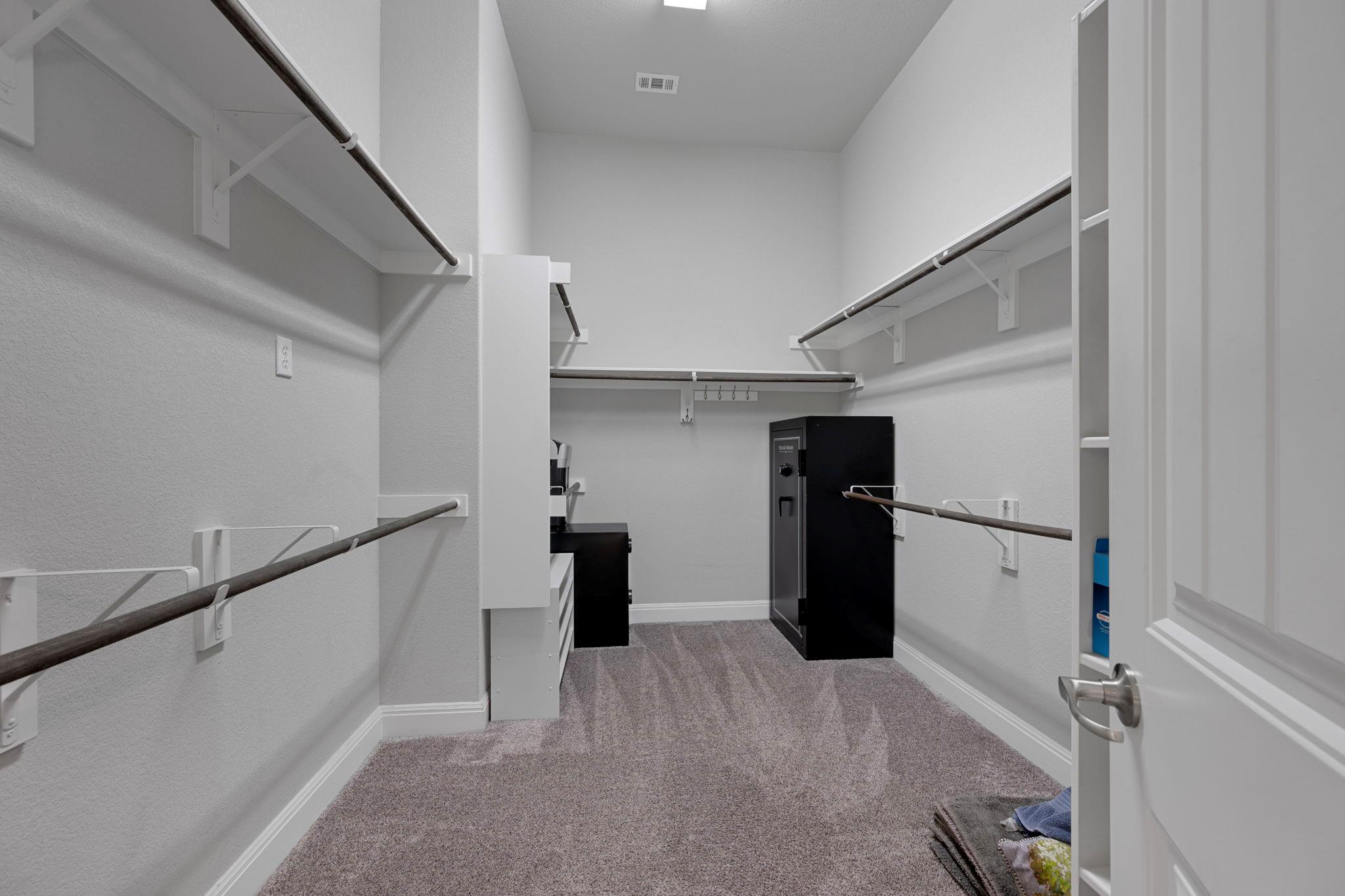 1805 Hollowback Dr, Leander, TX 78641