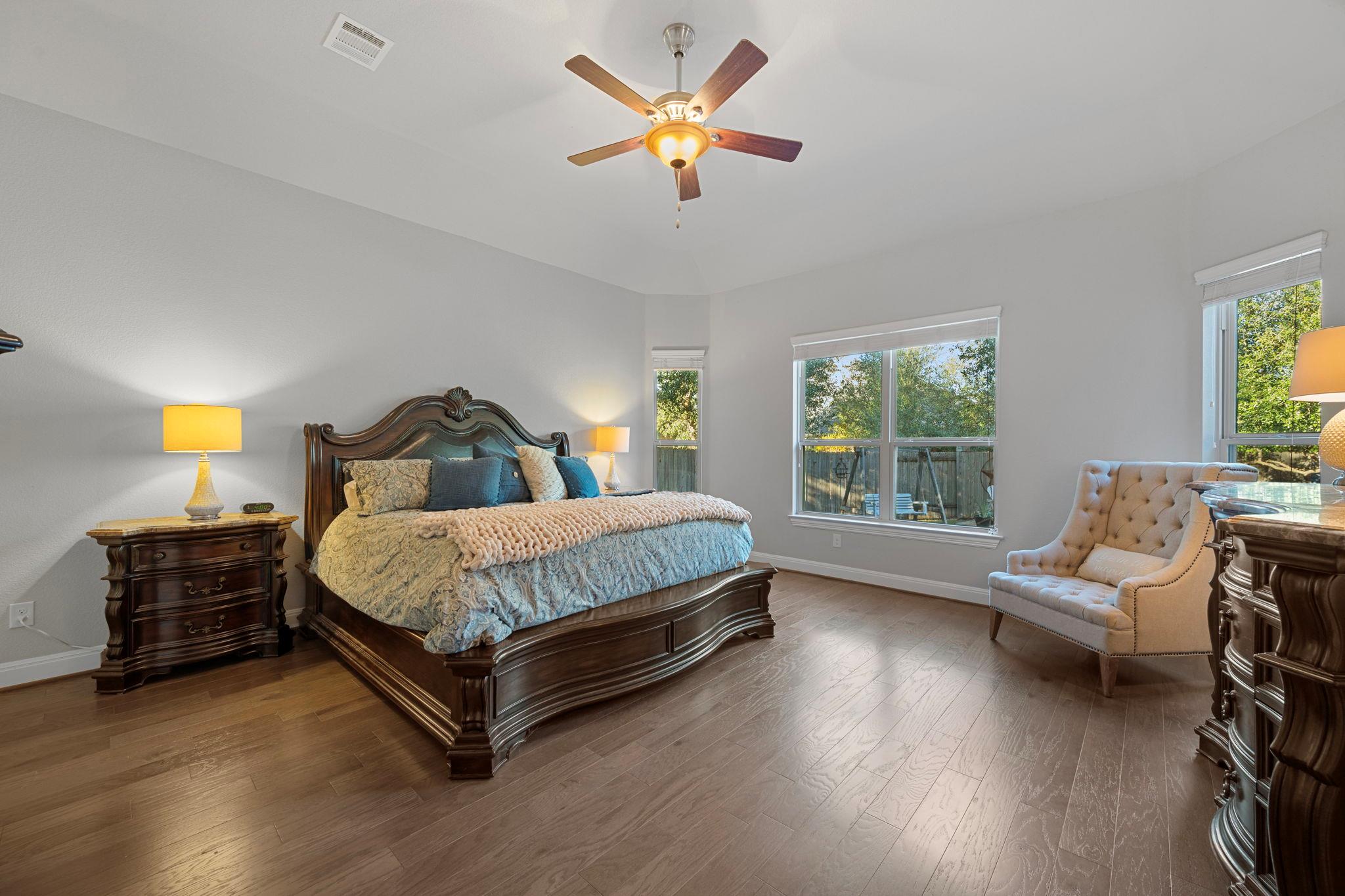 1805 Hollowback Dr, Leander, TX 78641