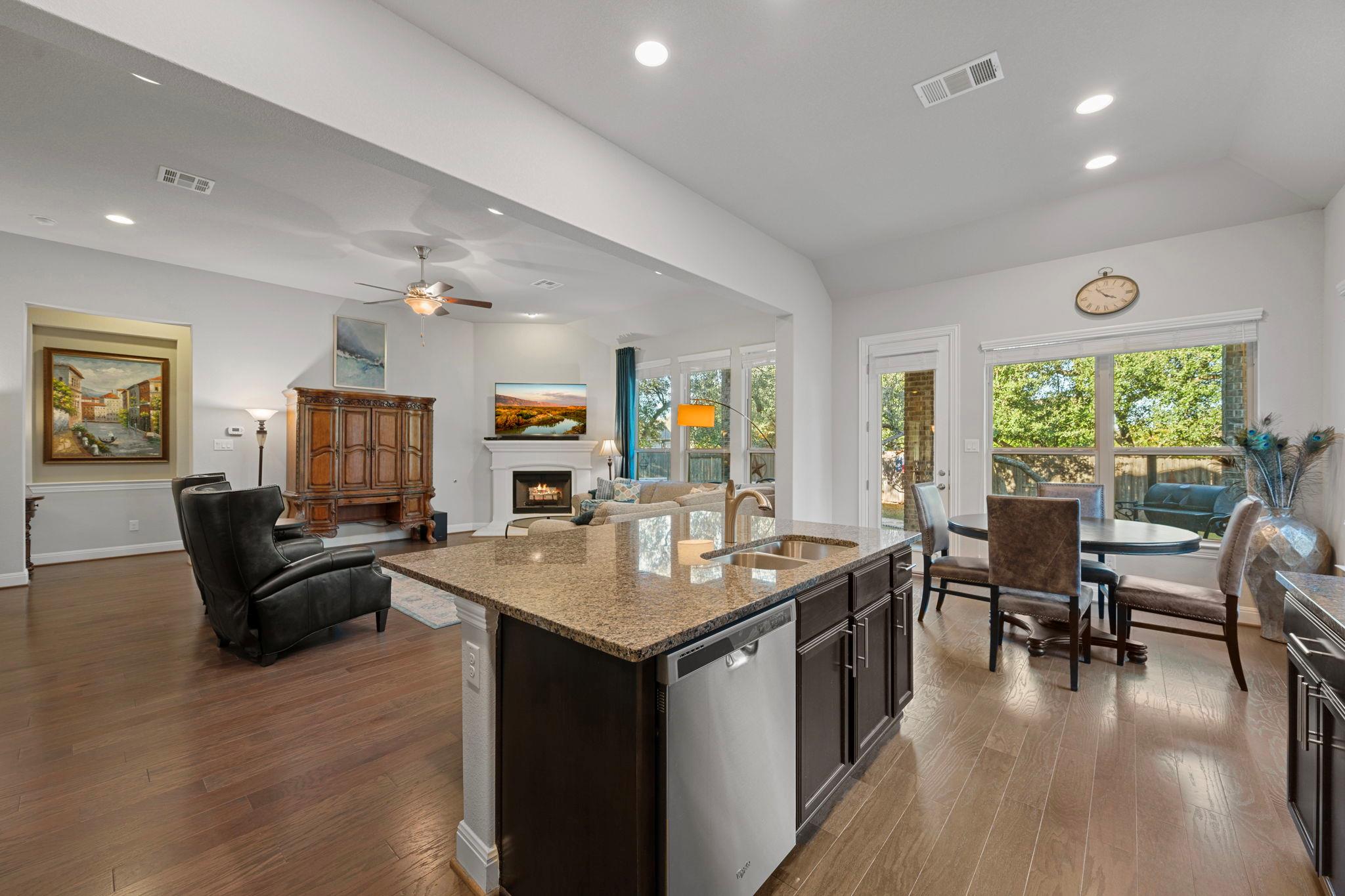 1805 Hollowback Dr, Leander, TX 78641