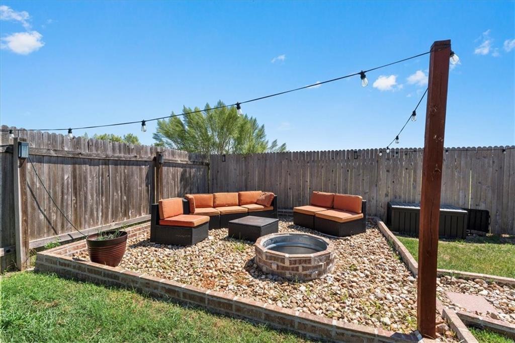 1104 Hillrose Dr, Leander, TX 78641