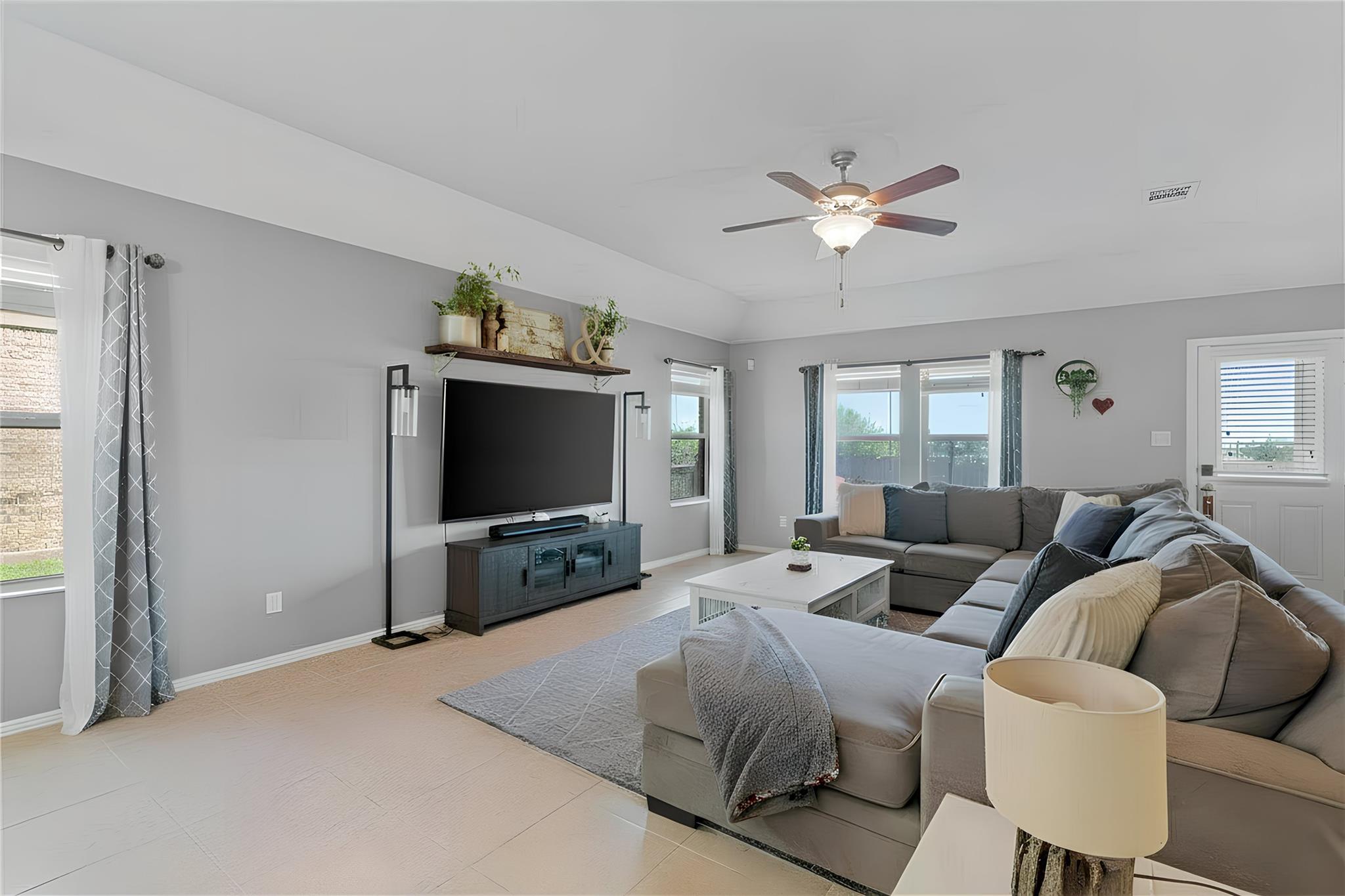 1104 Hillrose Dr, Leander, TX 78641