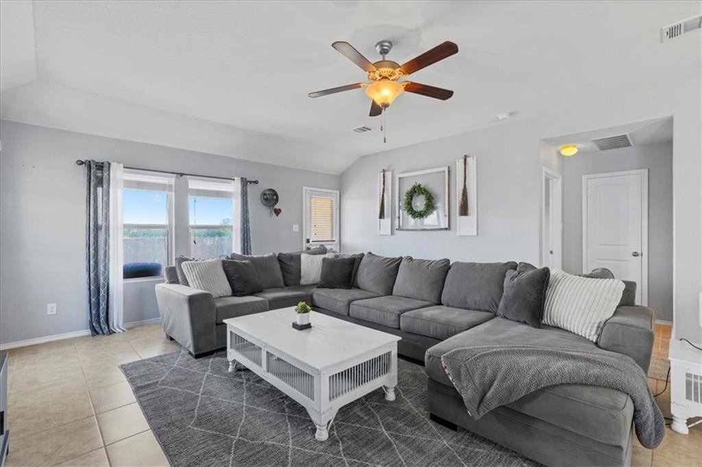 1104 Hillrose Dr, Leander, TX 78641