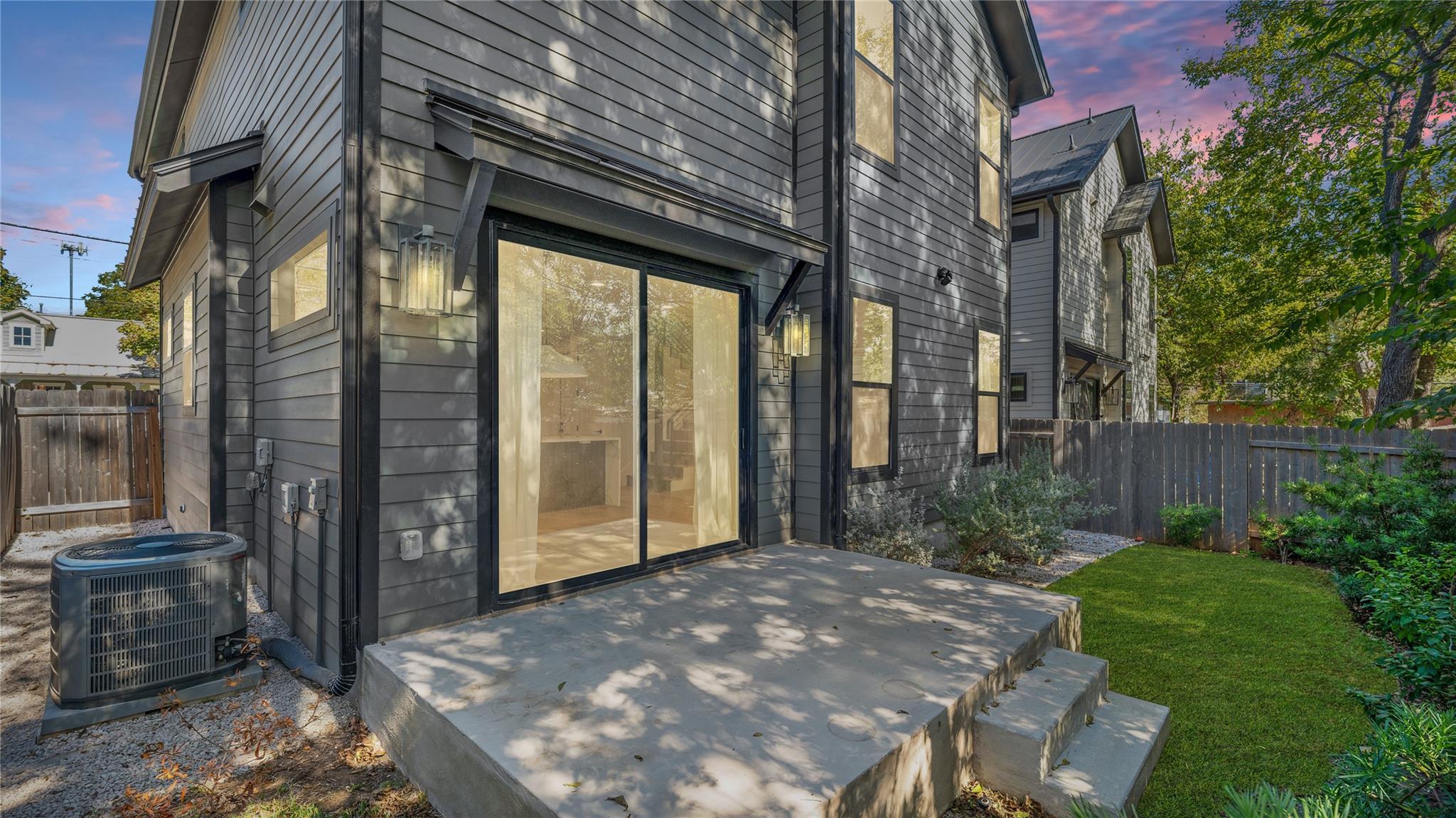 2211 Santa Rosa St, Austin, TX 78702