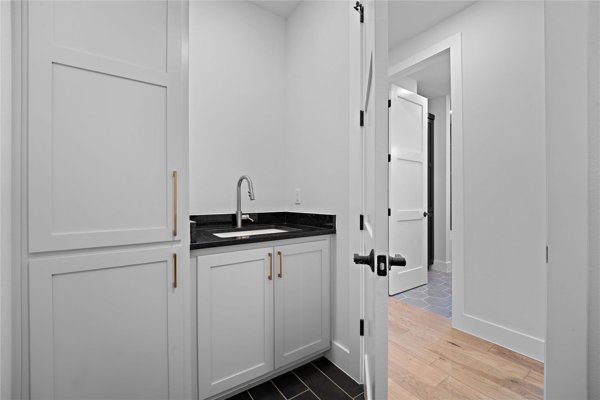 2211 Santa Rosa St, Austin, TX 78702