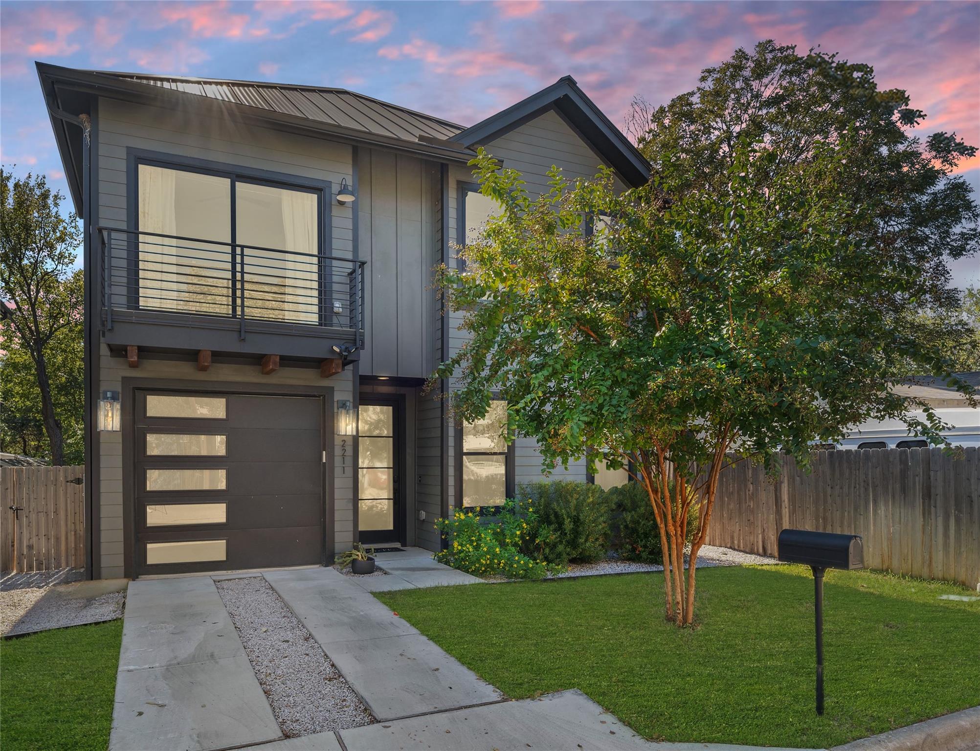 2211 Santa Rosa St, Austin, TX 78702