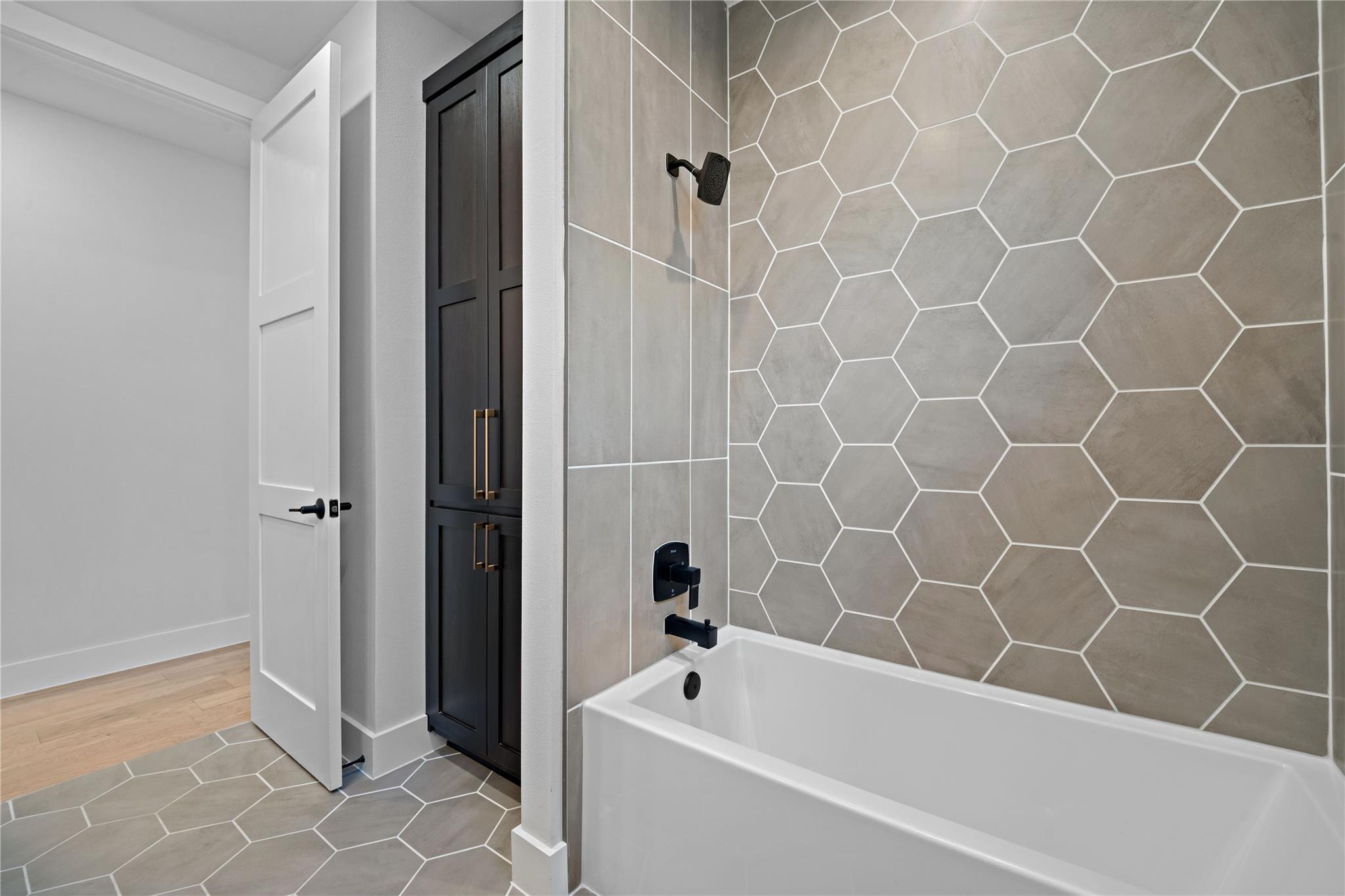 2211 Santa Rosa St, Austin, TX 78702