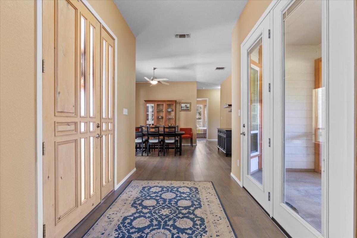 204 Kahana Ln, Bastrop, TX 78602