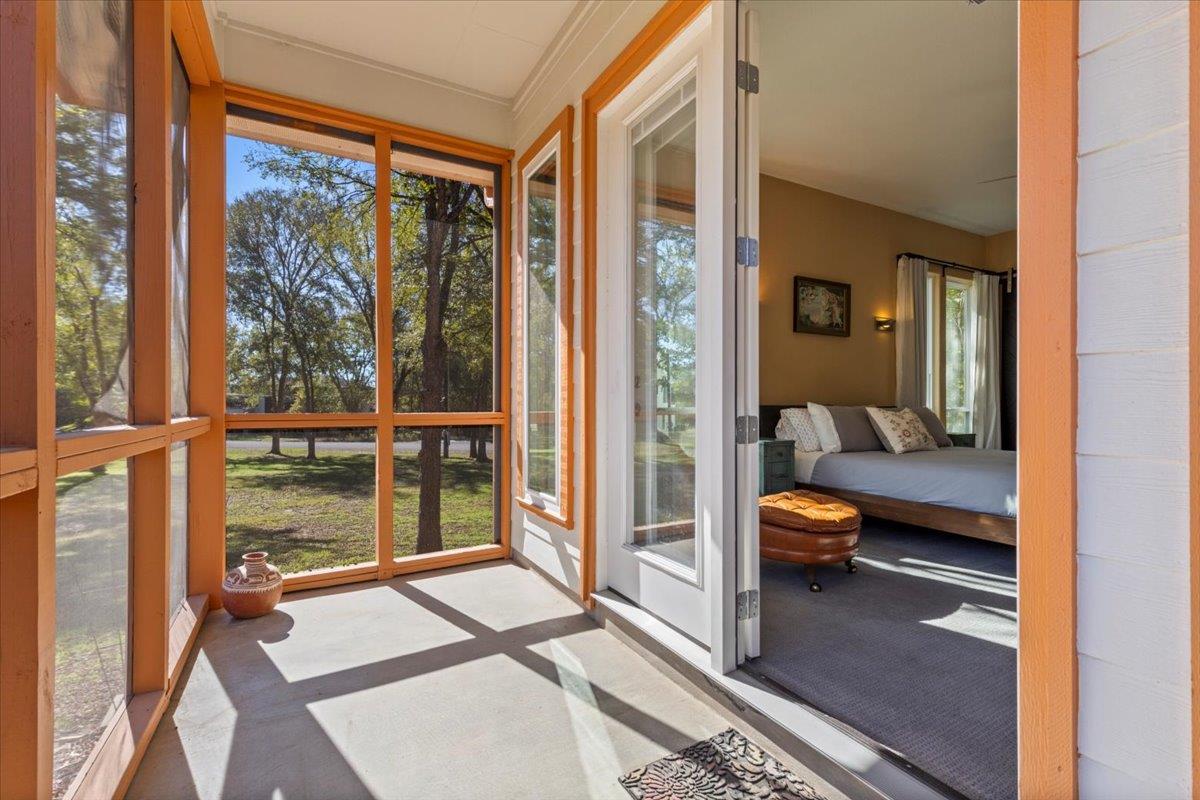 204 Kahana Ln, Bastrop, TX 78602